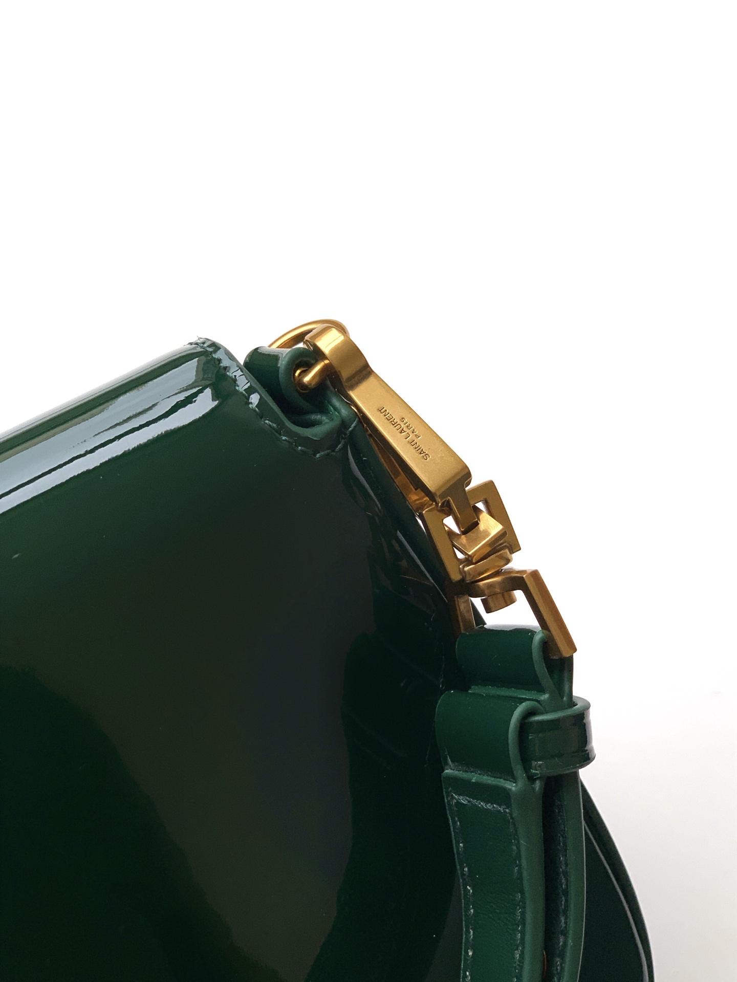 VOLTAIRE BOX 独自デザインの腋下/マ鞍包