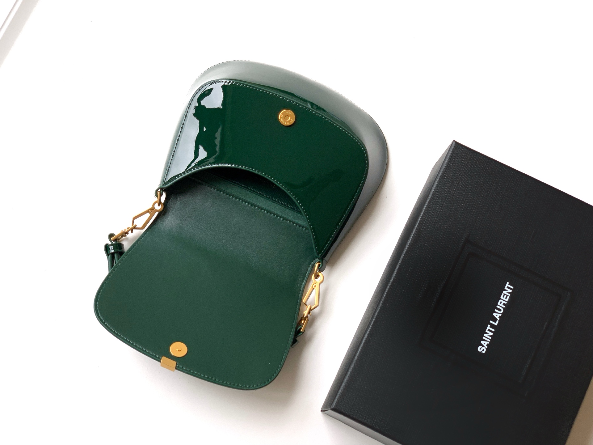 VOLTAIRE BOX 独自デザインの腋下/マ鞍包