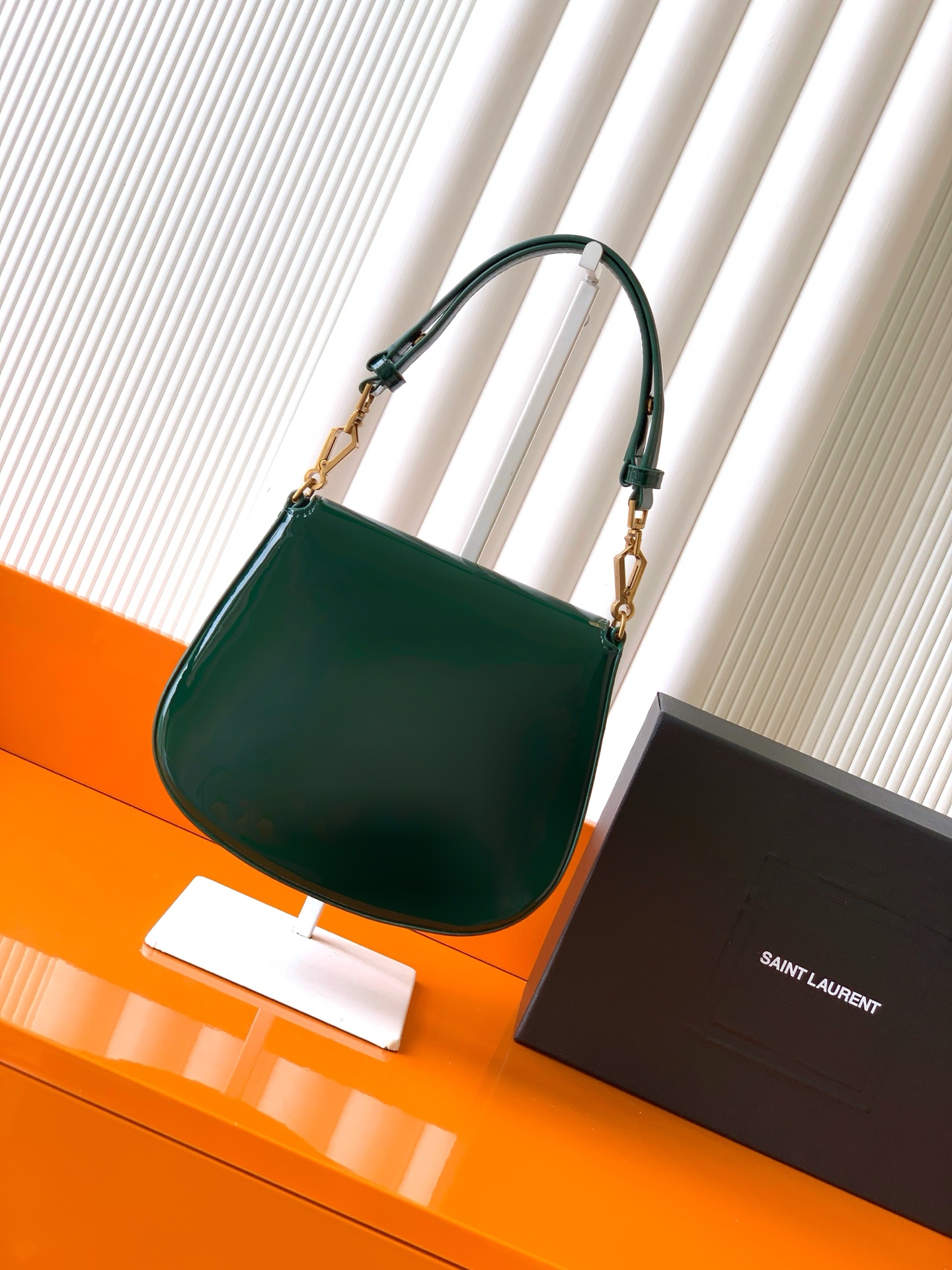 VOLTAIRE BOX 独自デザインの腋下/マ鞍包