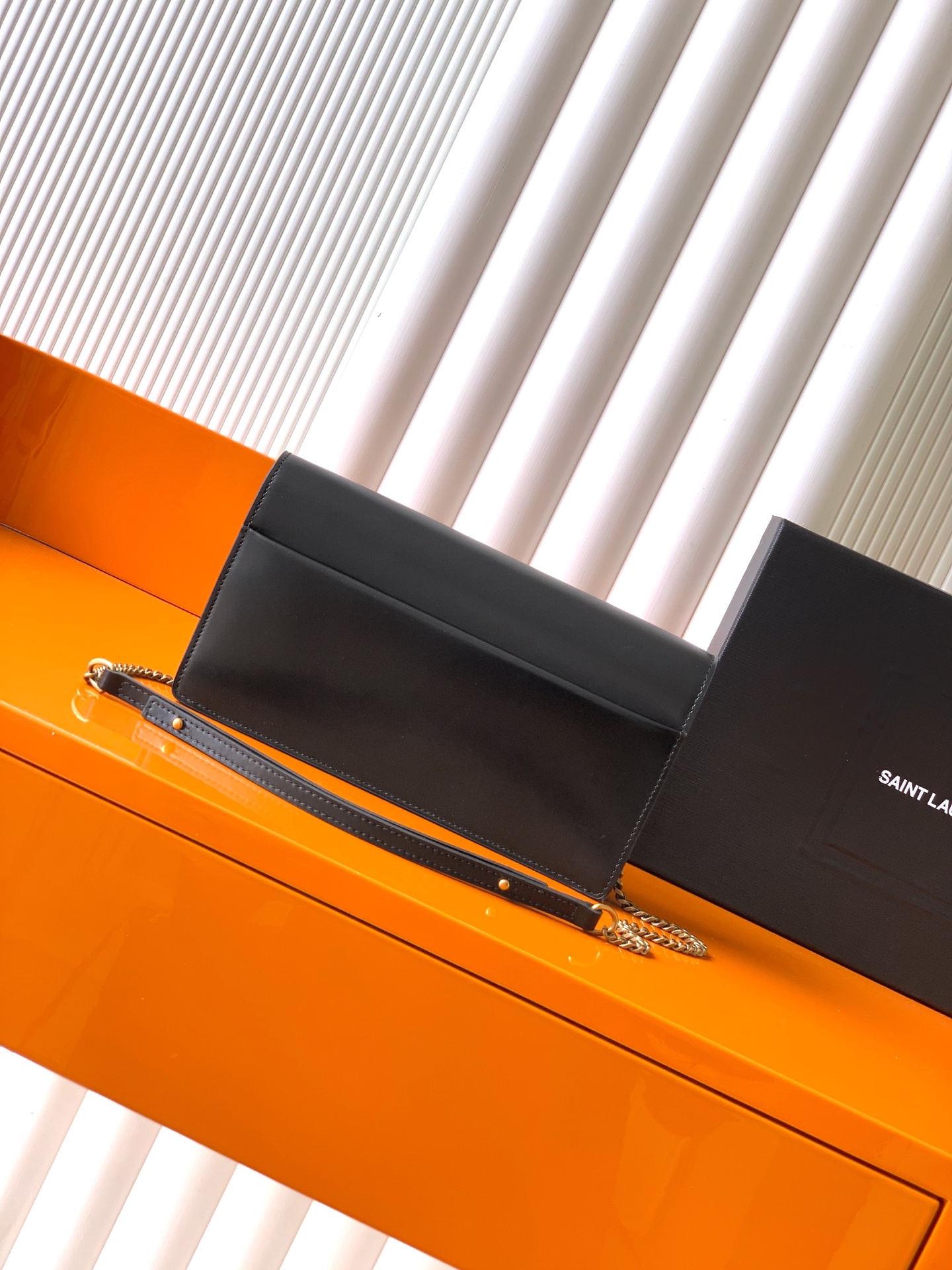 YSL サンセットボックス 手拿包 - 柔らかく実用的なデザイン