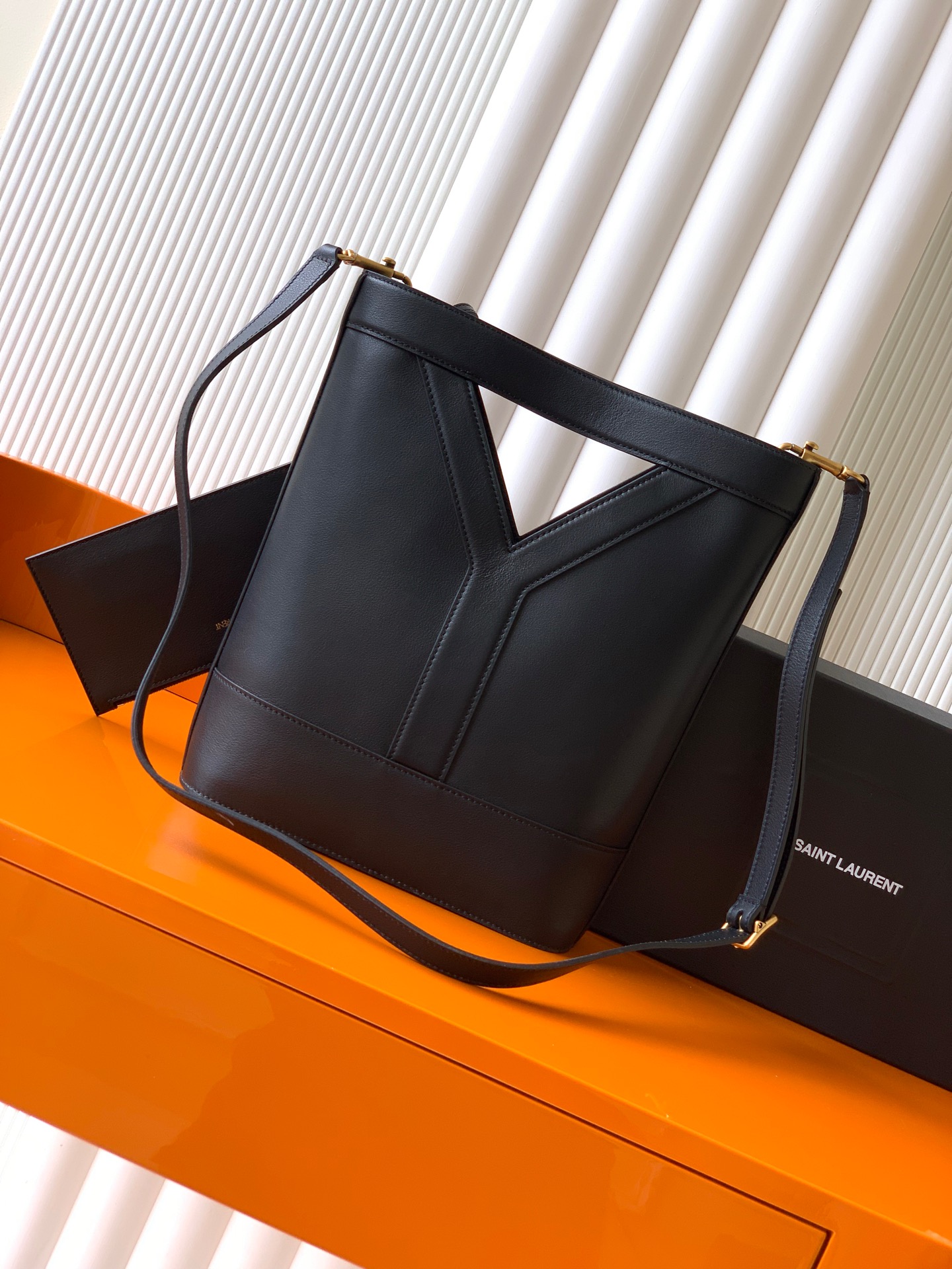 Yブランド ブラックラムレザー ビジネスバッグ 秋冬限定