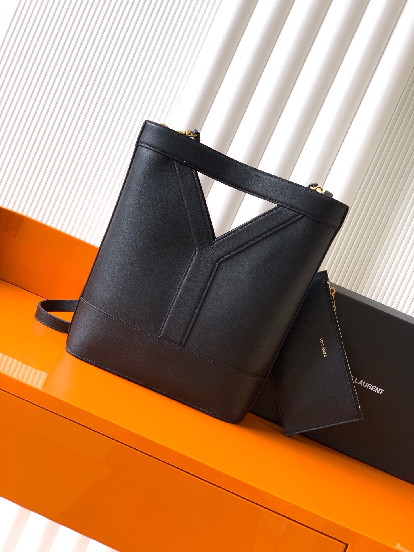 Yブランド ブラックラムレザー ビジネスバッグ 秋冬限定