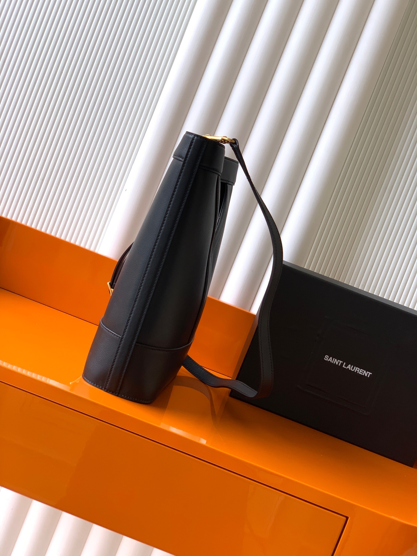 Yブランド ブラックラムレザー ビジネスバッグ 秋冬限定