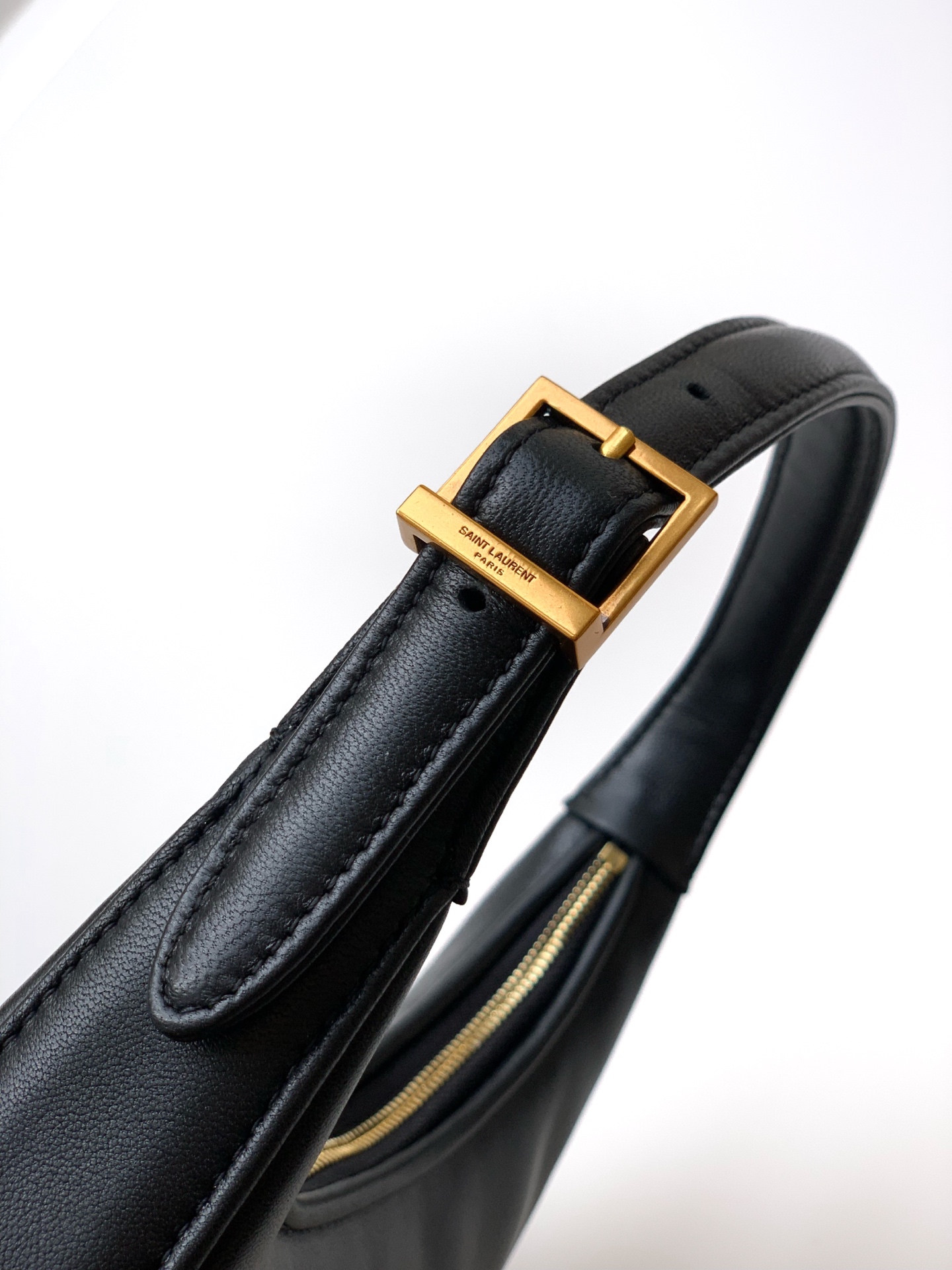 YSL CALYPSOミニハンドバッグ 黒羊皮の洗練されたデザイン