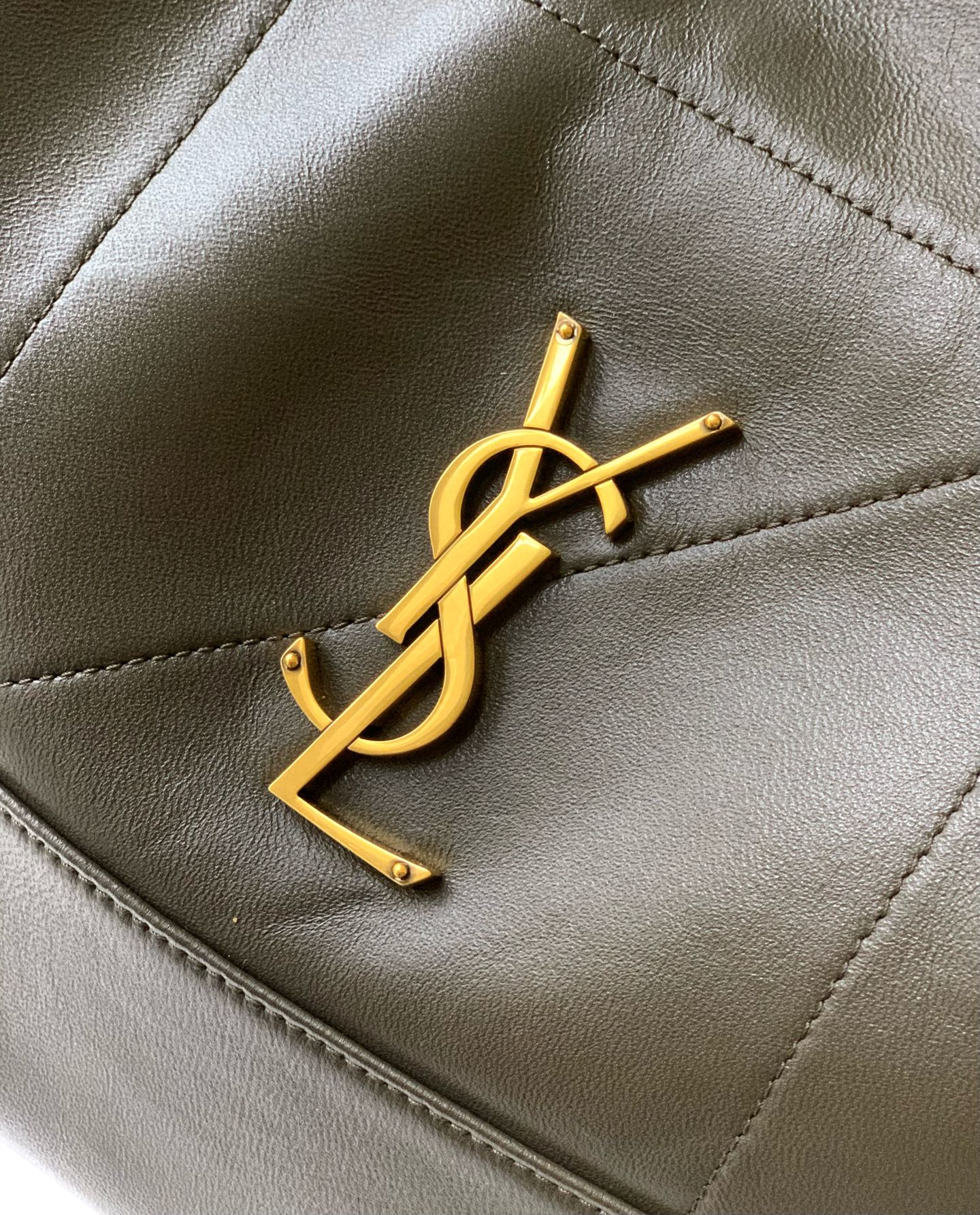 YSL Jamie 大型ポシェット - 軽量＆エレガントなトートバッグ