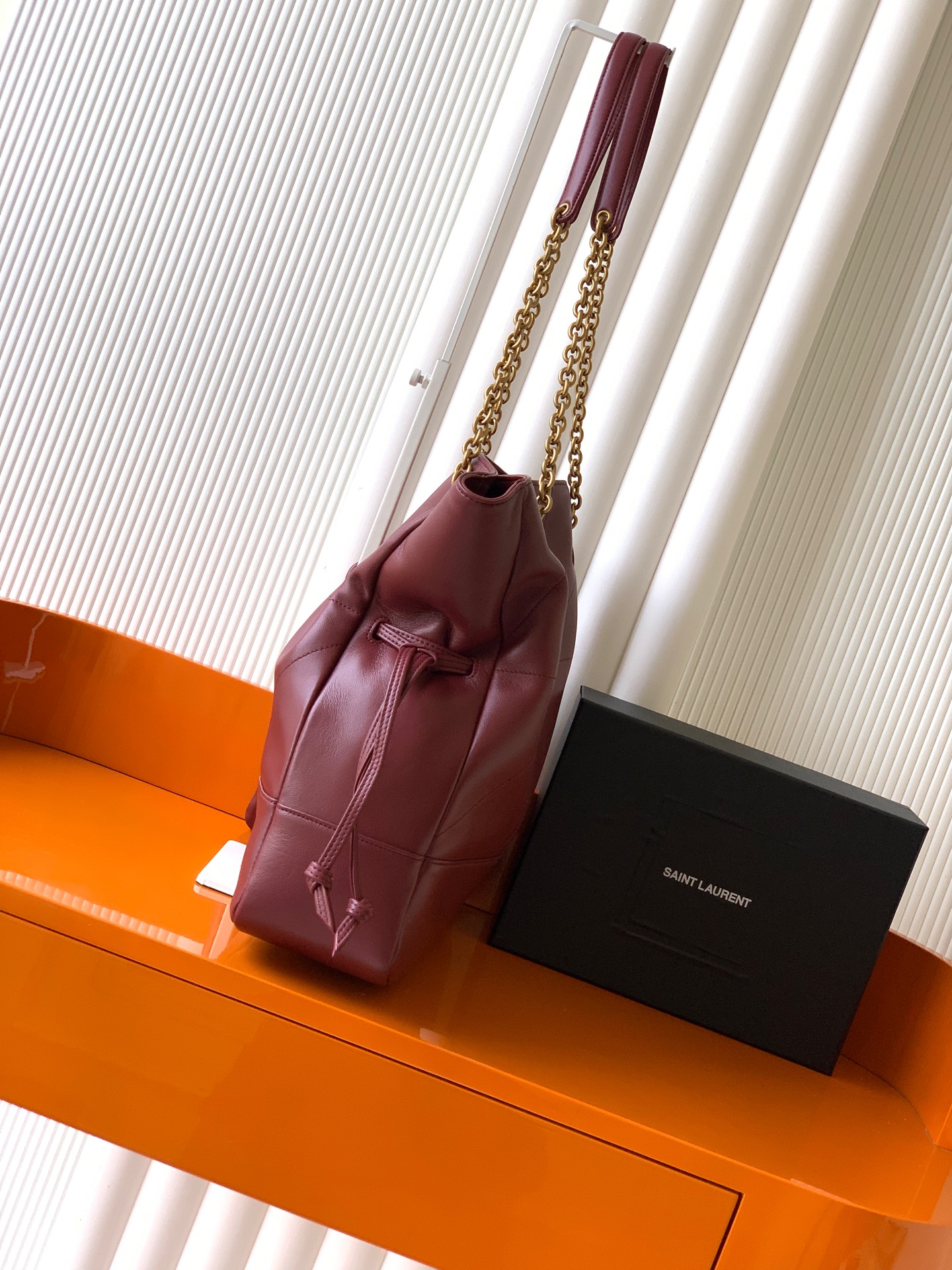 YSL Jamie 4.3 大型ポシュン羊皮腋下包 - 優雅で実用的なトートバッグ