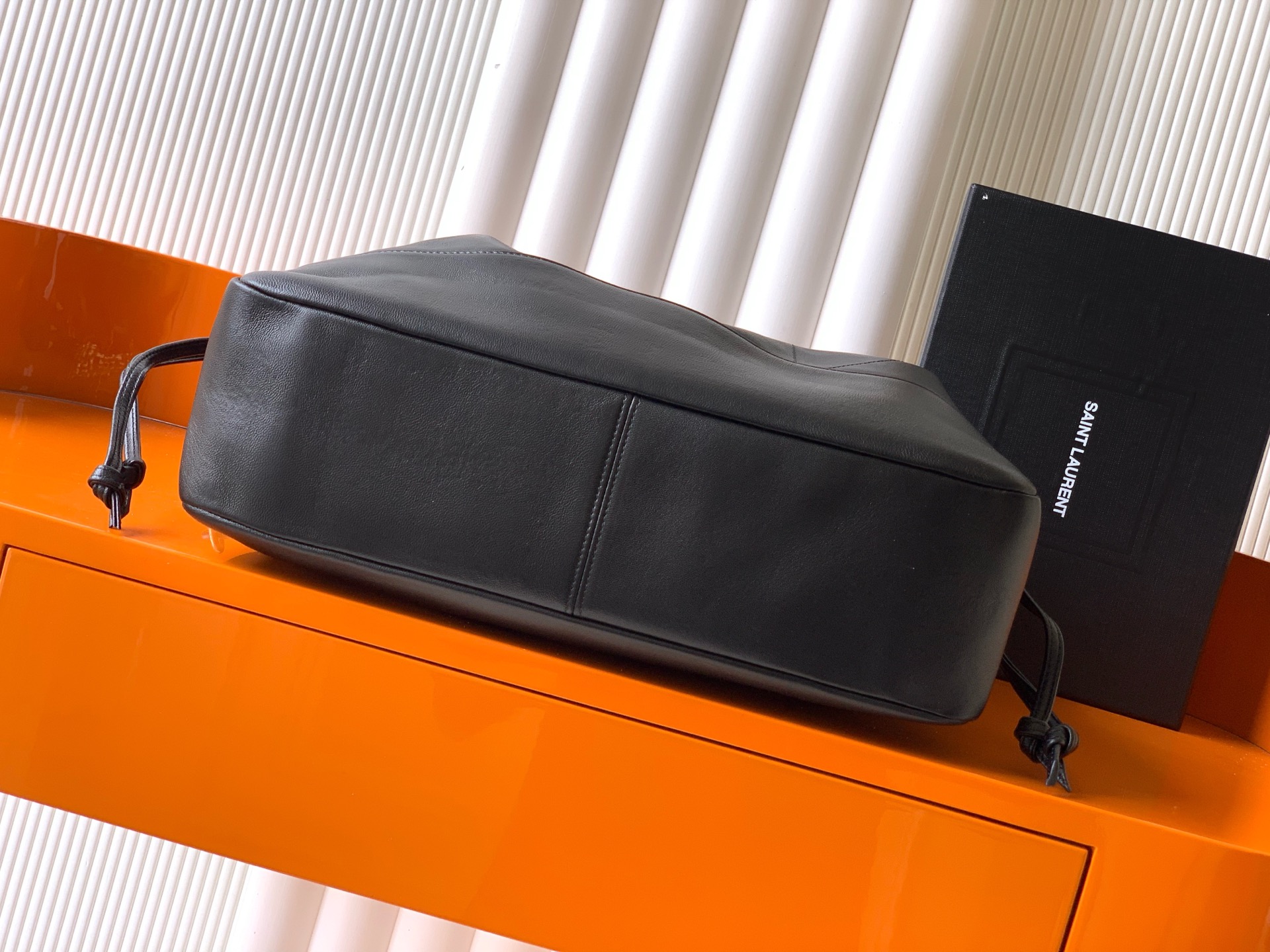 YSL Jamie 4.3 大容量ポシェン羊皮トートバッグ