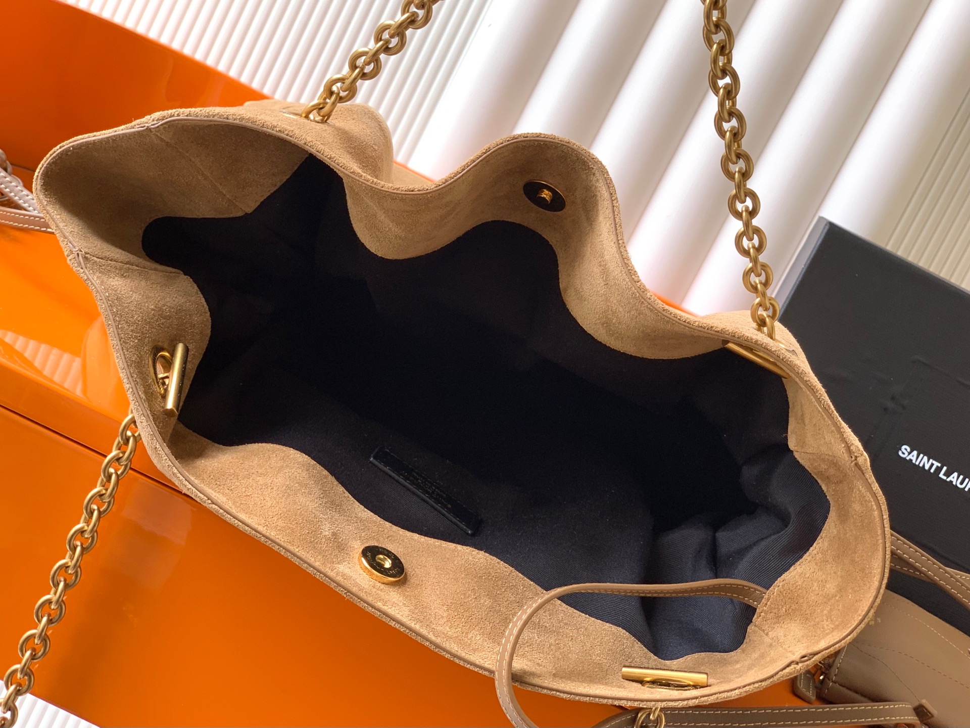 YSL Jamie 大型ポシェット 羊皮製 優雅なデザイン