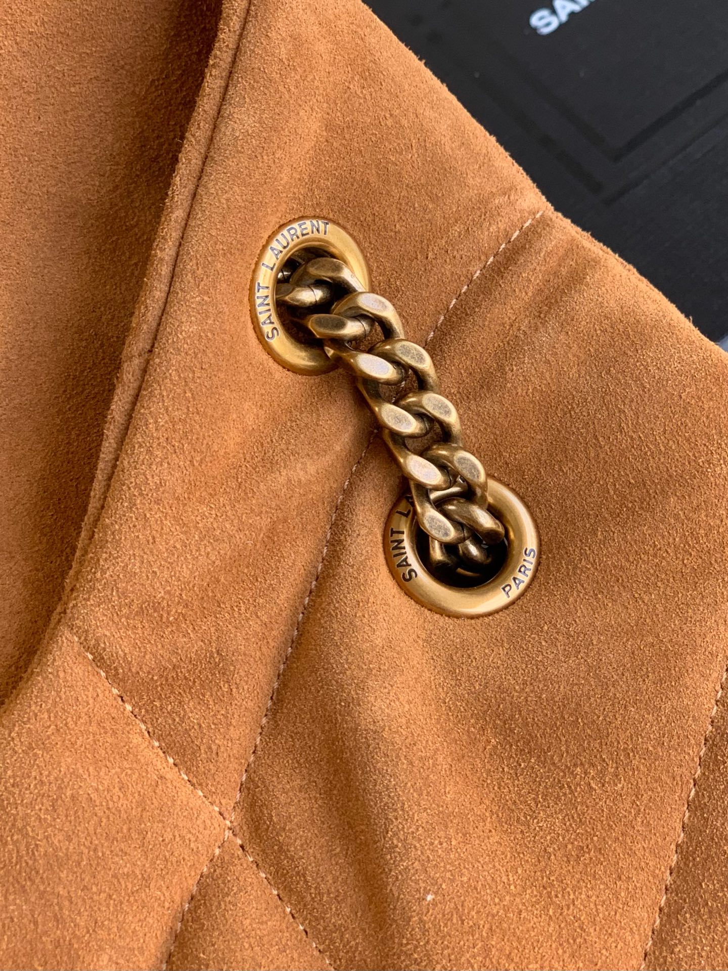 LouLou PUFFER 棕磨砂皮トートバッグ - 軽量で高級感溢れるデザイン