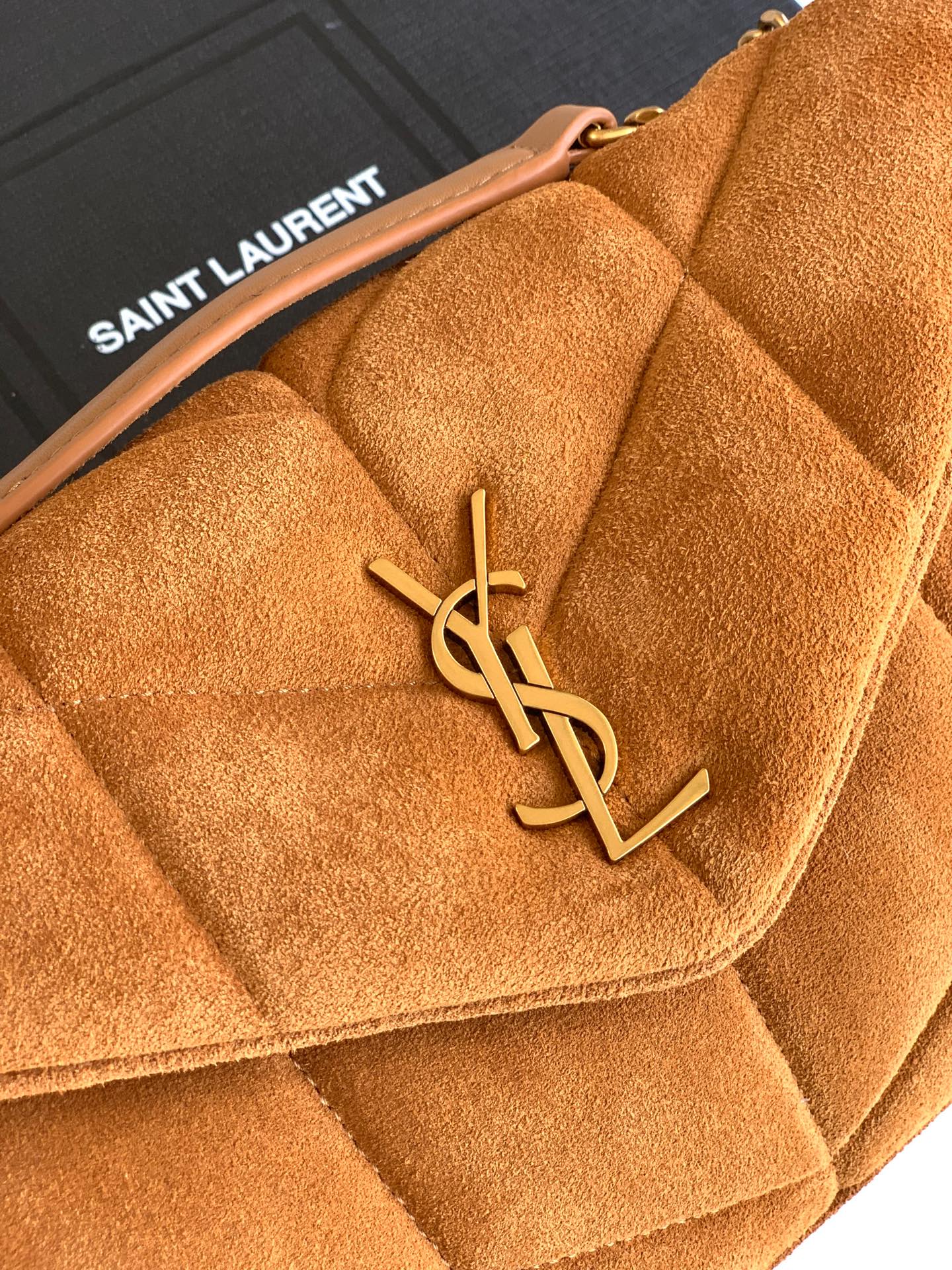 Loulou Puffer Mini ダブルチェーンバッグ - 柔らかなイタリア製スエード