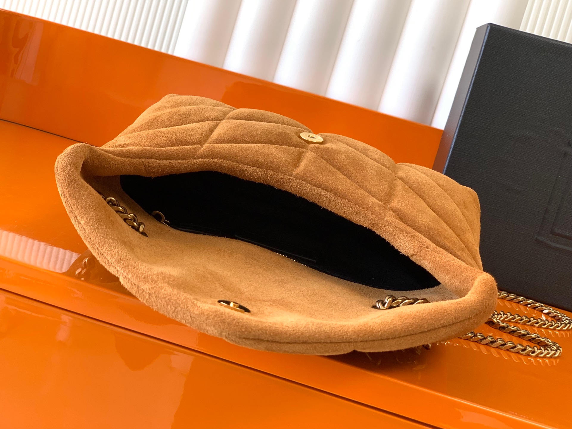 Loulou Puffer Mini ダブルチェーンバッグ - 柔らかなイタリア製スエード