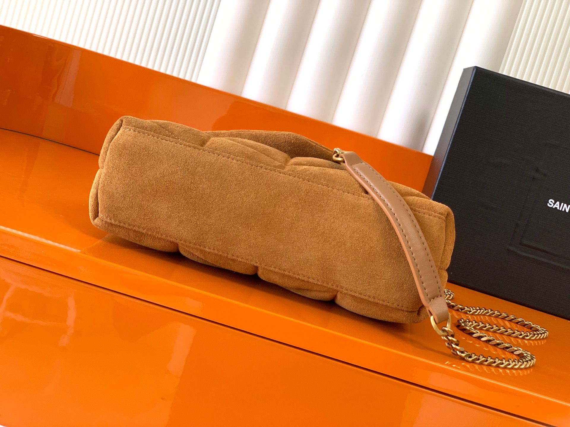 Loulou Puffer Mini ダブルチェーンバッグ - 柔らかなイタリア製スエード