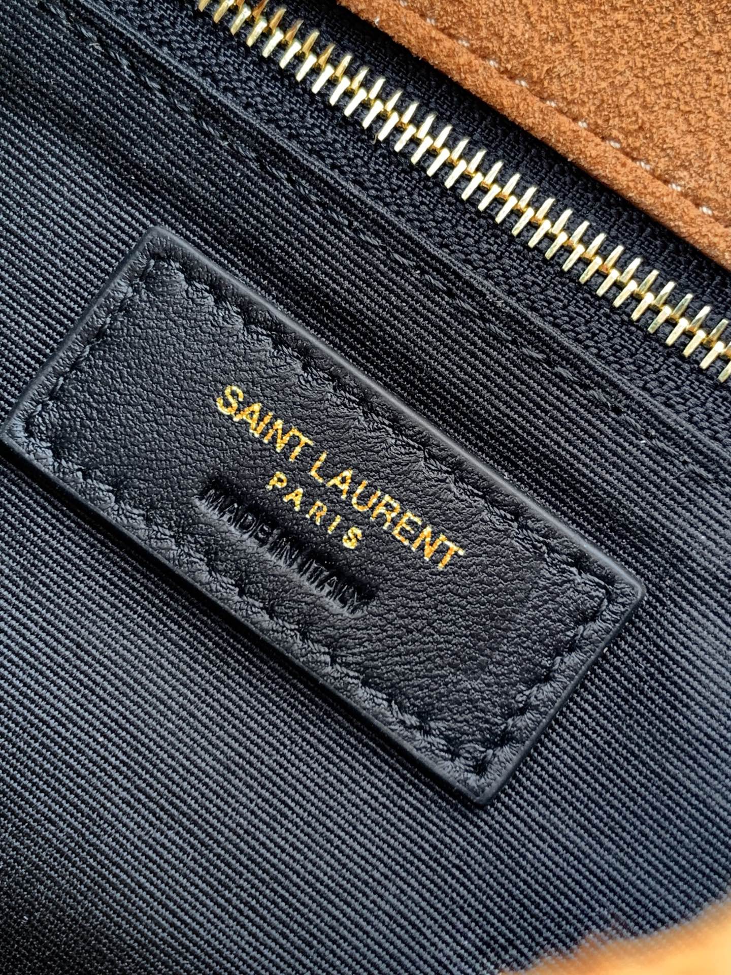 Loulou Puffer Mini ダブルチェーンバッグ - 柔らかなイタリア製スエード