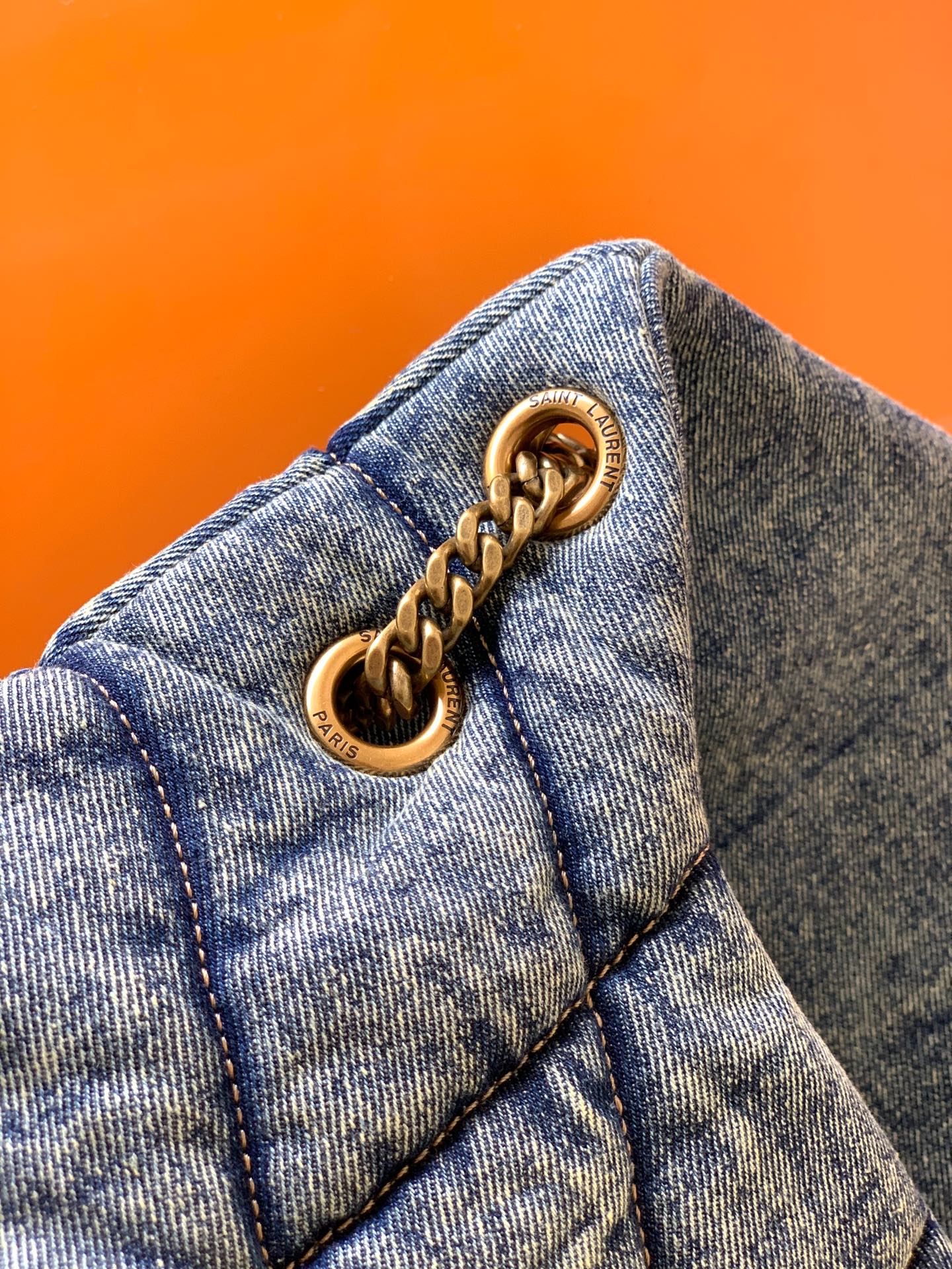 LOULOU PUFFER 中号小羊皮バッグ - 柔らかさと高級感の融合