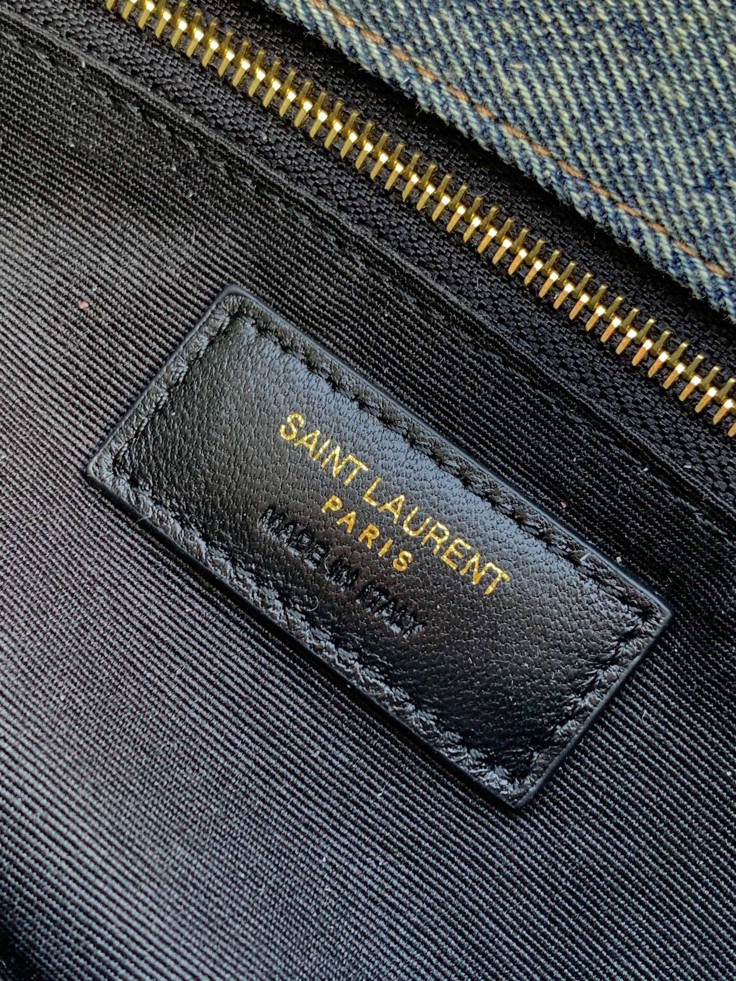 LOULOU PUFFER 牛仔布小号绗缝包 - 柔らかい手触りと機能性