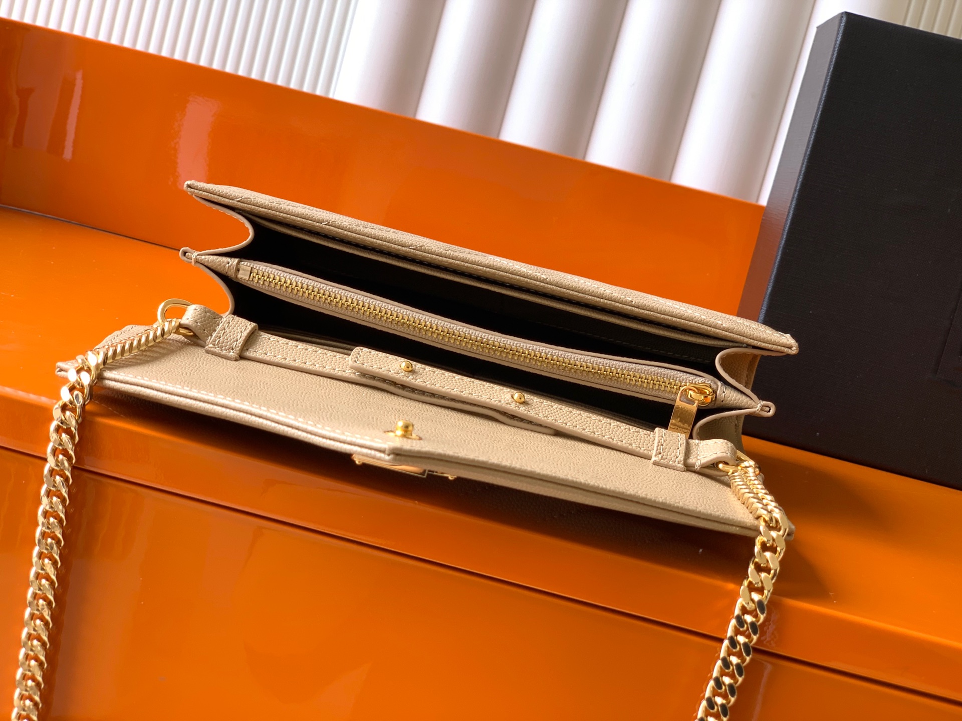 MONOGRAM信子包 - 杏球纹/金のエレガントなデザイン