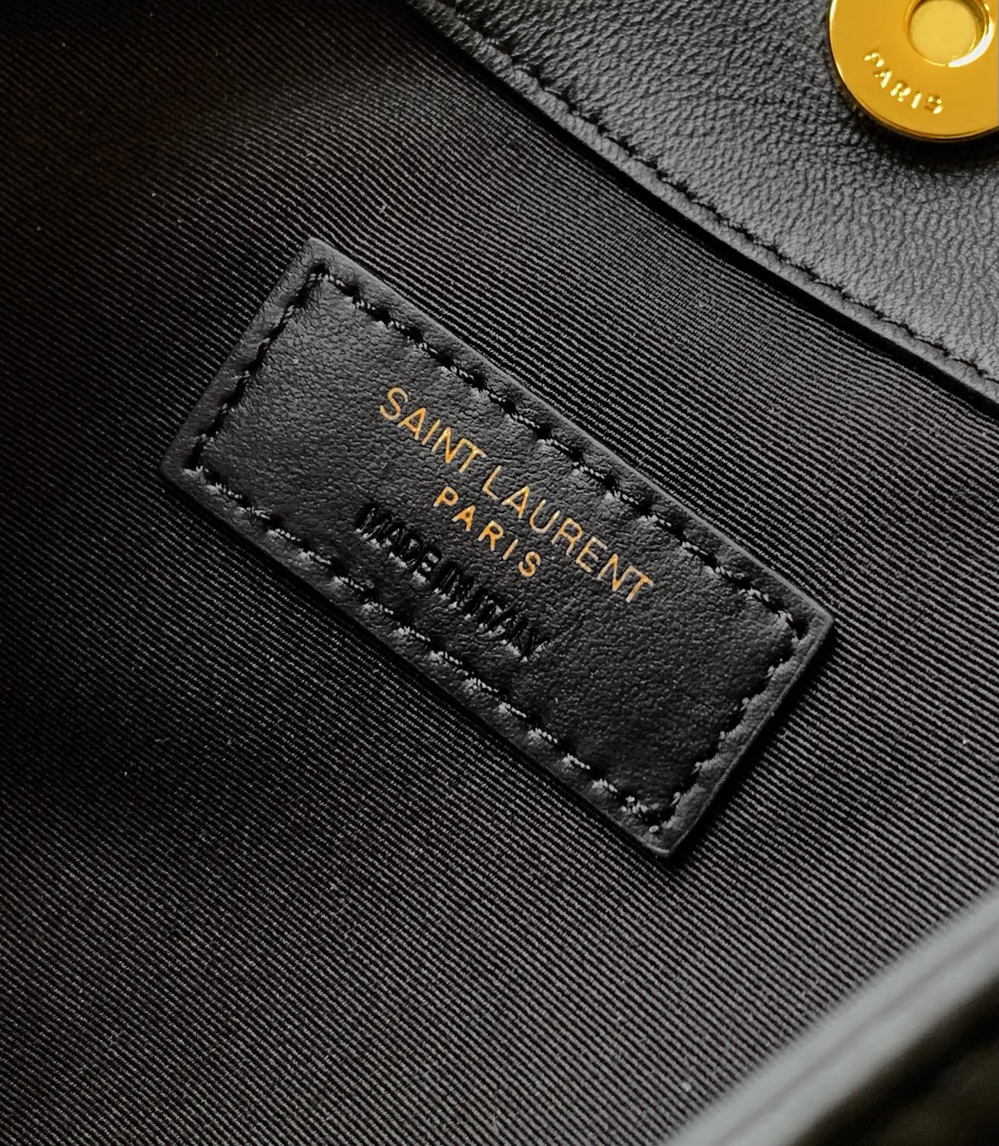 YSL 小号Jamie 4.3 大容量羊皮腋下包の優雅なデザイン