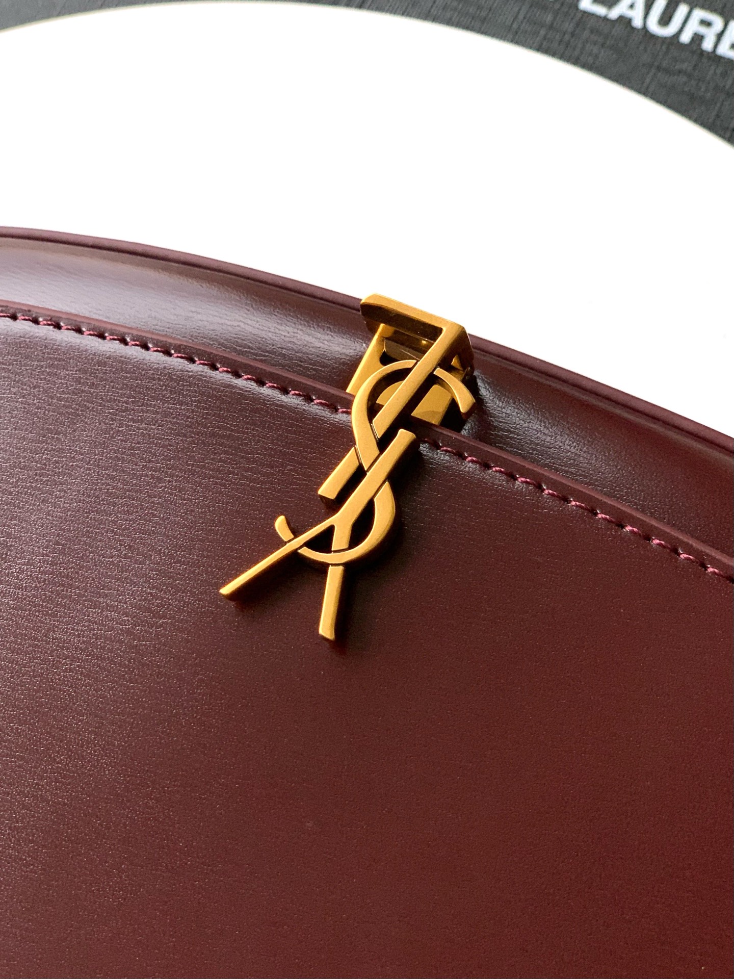 Saint Laurent 極簡主義最愛的款式 透露著高級的美感