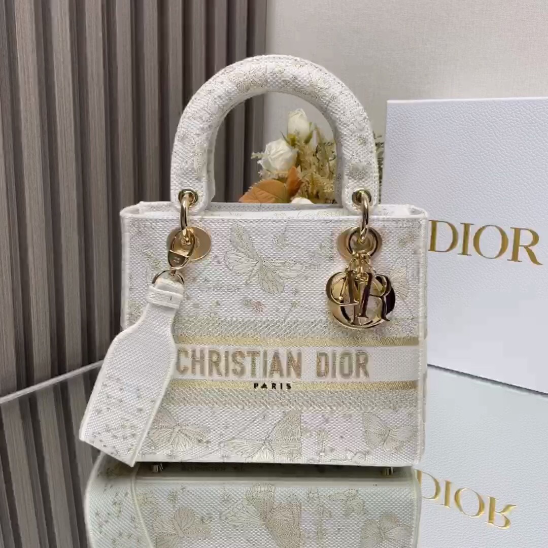 Mariposa dorada de Lady Dior