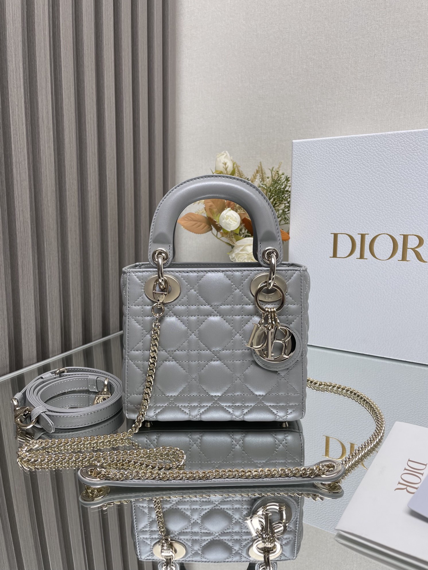Dior Lady Taschen Handtaschen Umhängetaschen  & Schultertaschen Grau Schaffell