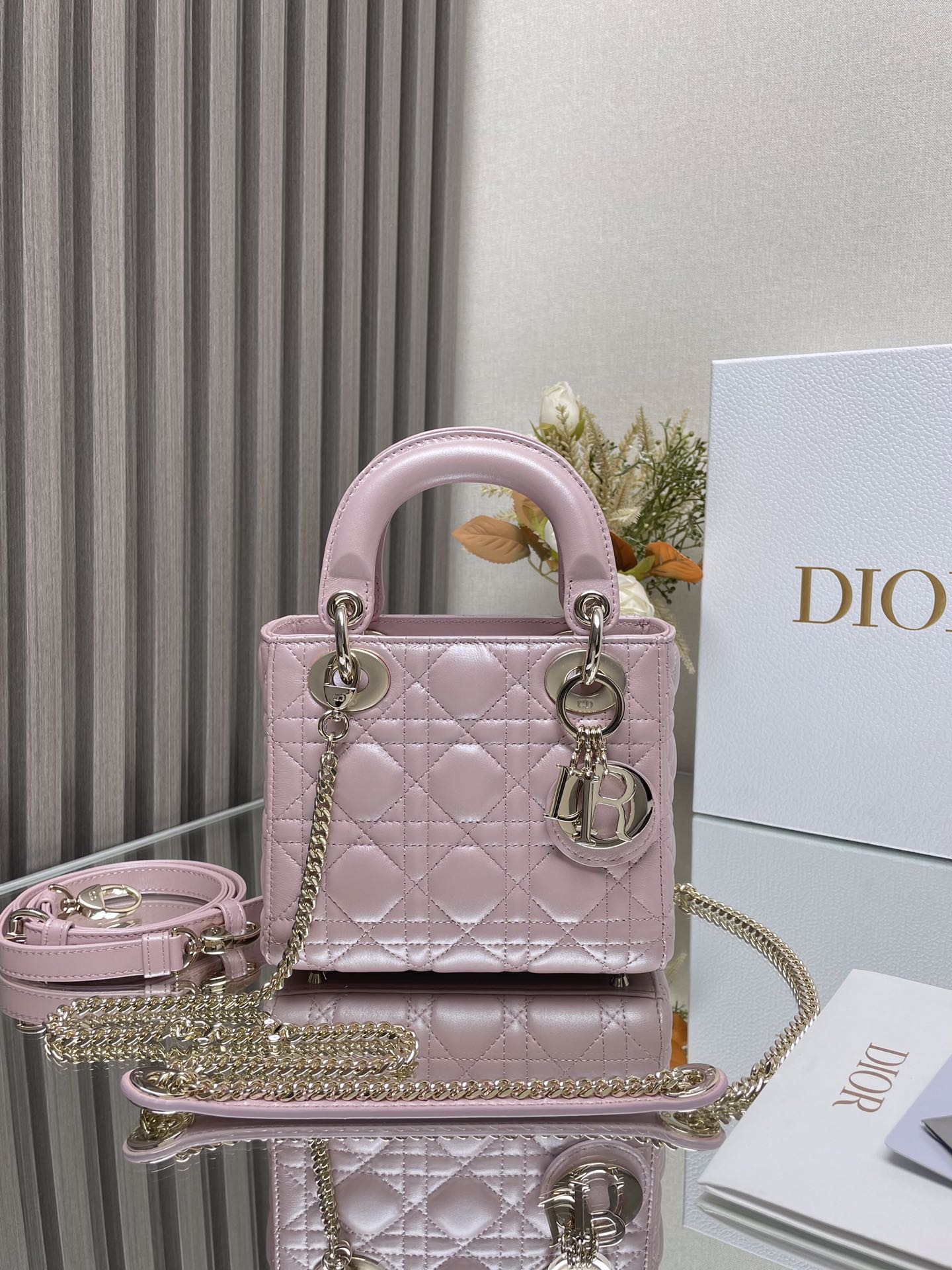 Dior Lady Taschen Handtaschen Umhängetaschen  & Schultertaschen Rosa Schaffell