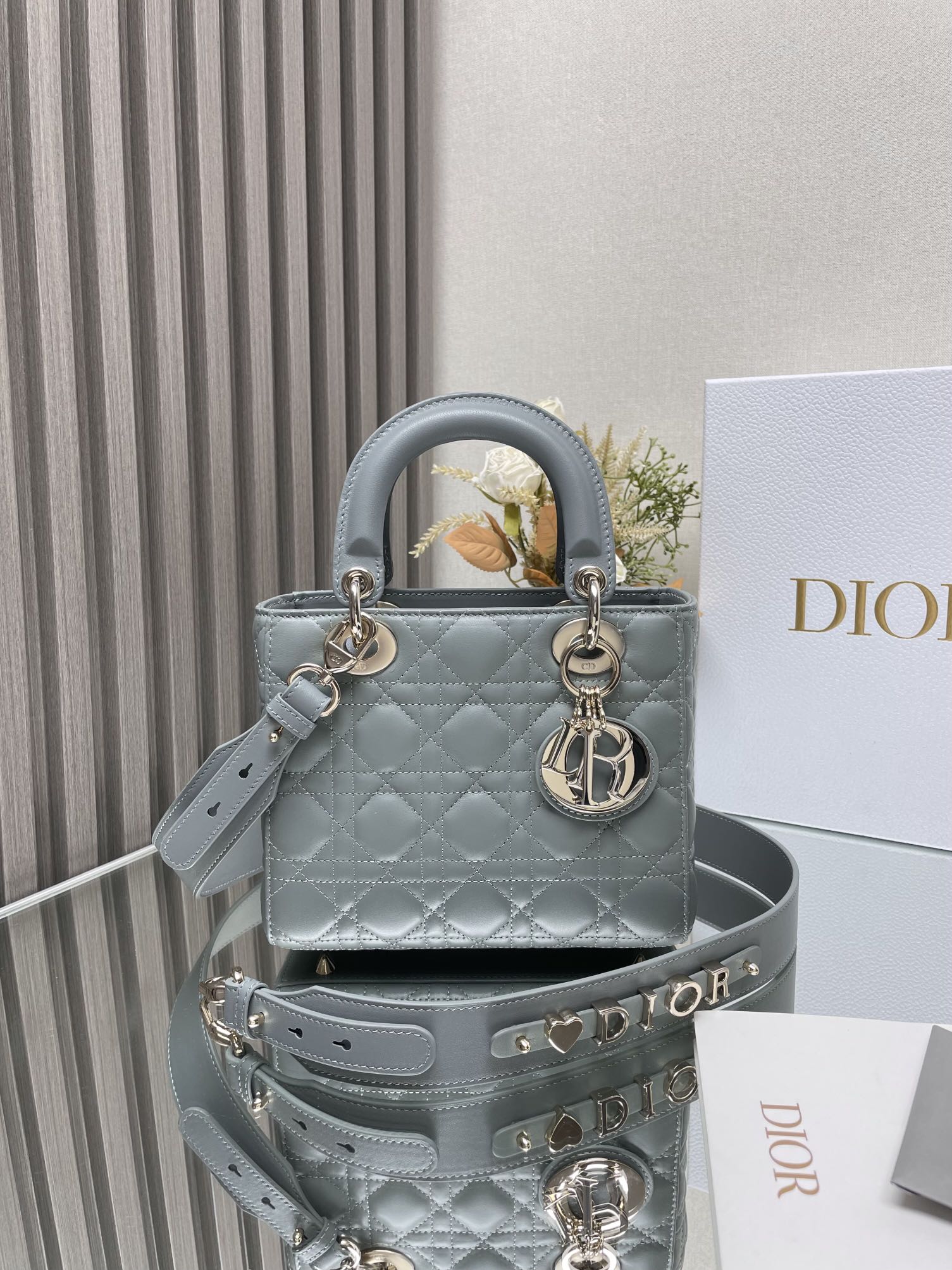 Hochwertige Replik
 Dior Taschen Handtaschen Grau Lammfell Schaffell Lady Ketten