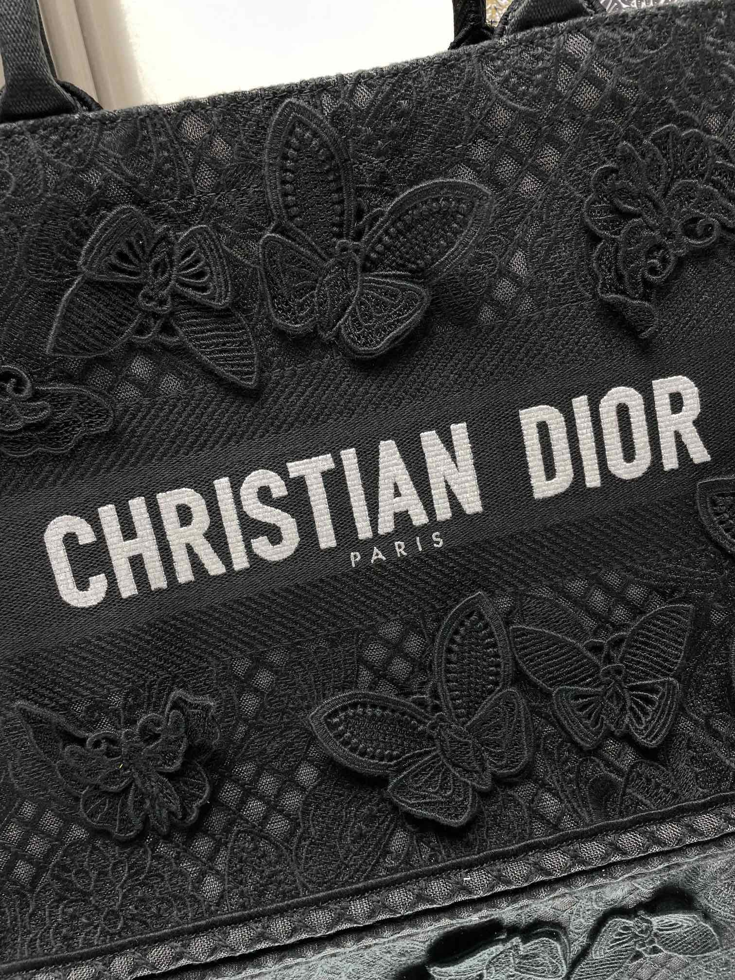 Dior 专柜款经典手袋 2
