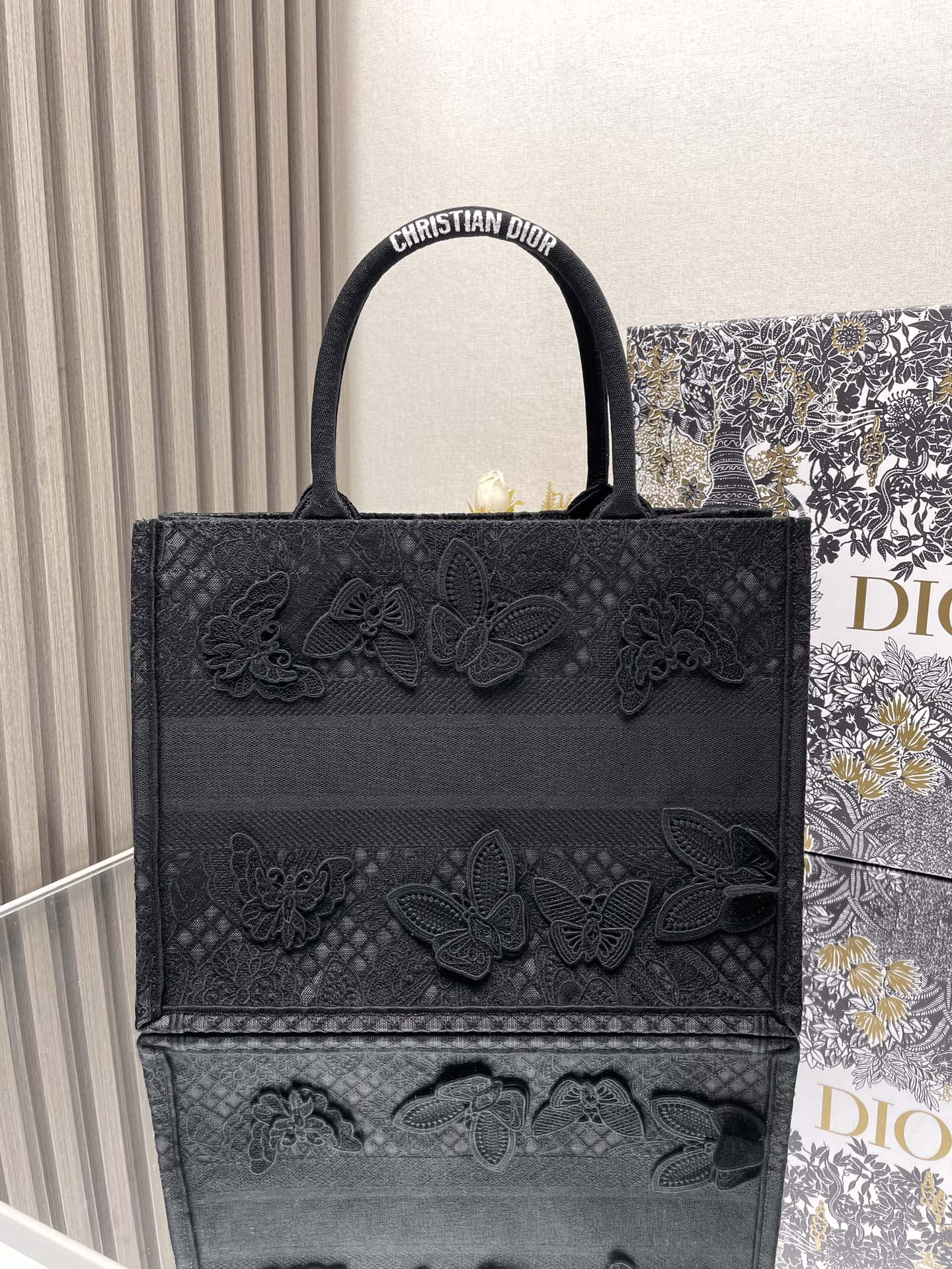 Dior 专柜款经典手袋 5
