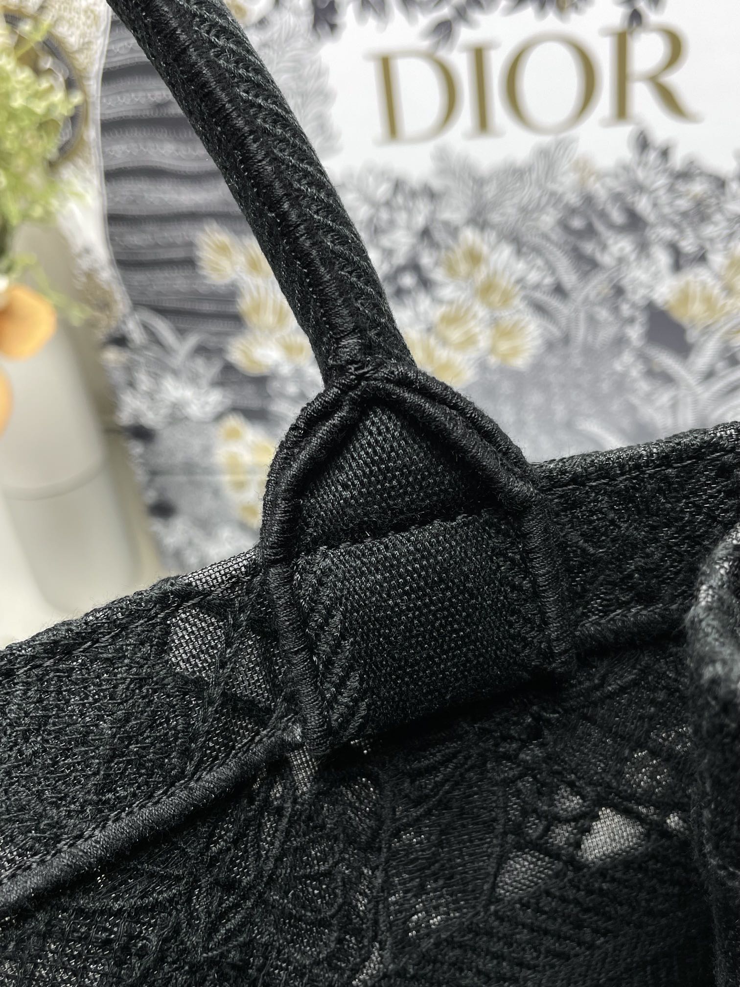 Dior 专柜款经典手袋 7