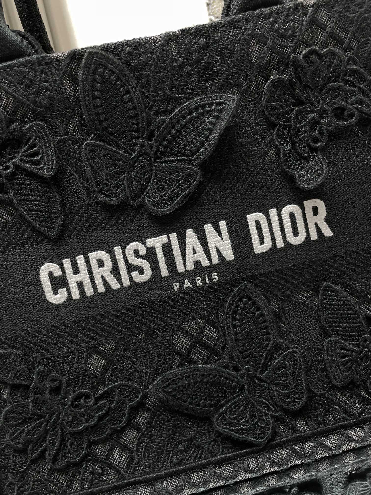 Dior 专柜款经典手袋 2
