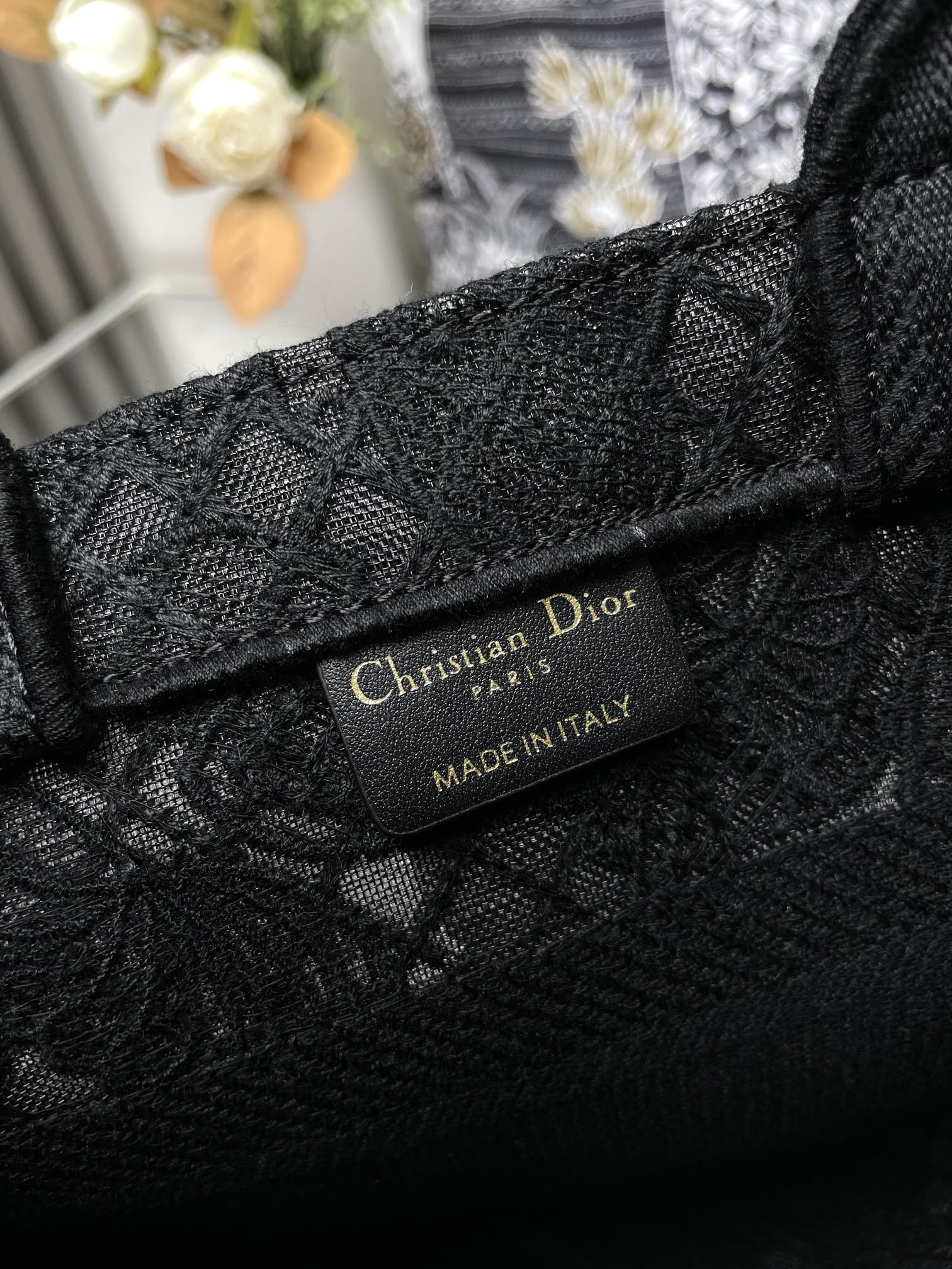 Dior 专柜款经典手袋 8