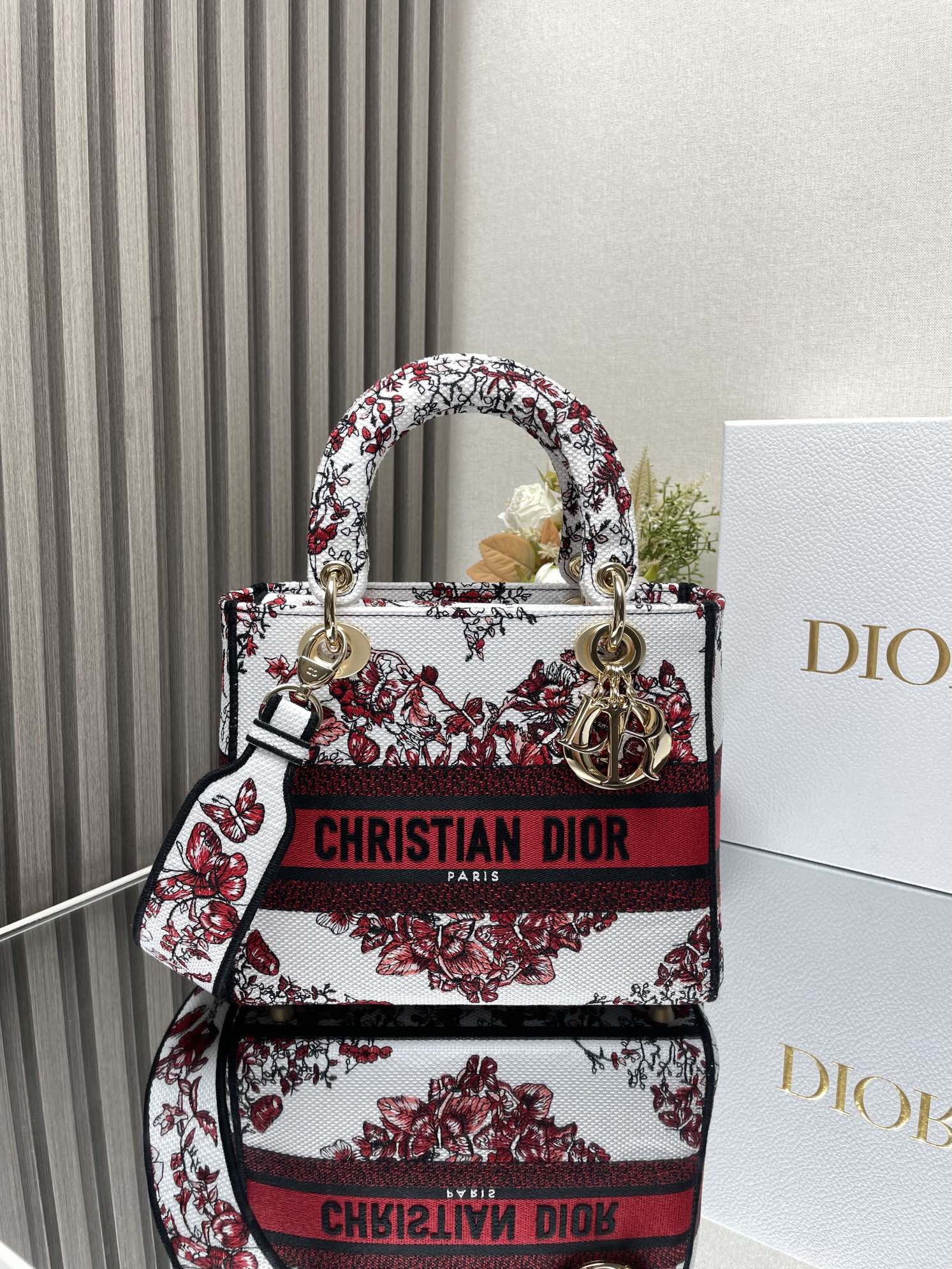 Replcia pas cher
 Dior Lady Sacs À Main Sacs À Bandoulière & À Épaule Réplique AAA + Designer
 Broderie de fleurs Fashion