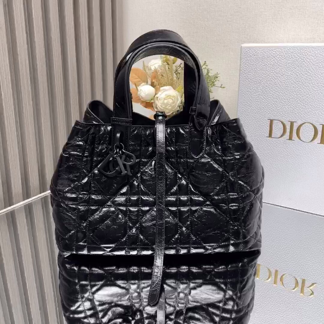 Bolso de piel grasienta negra talla mediana
