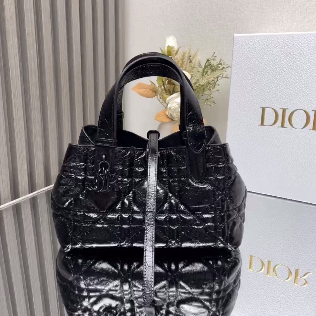 Bolso de piel grasienta negra talla pequeña