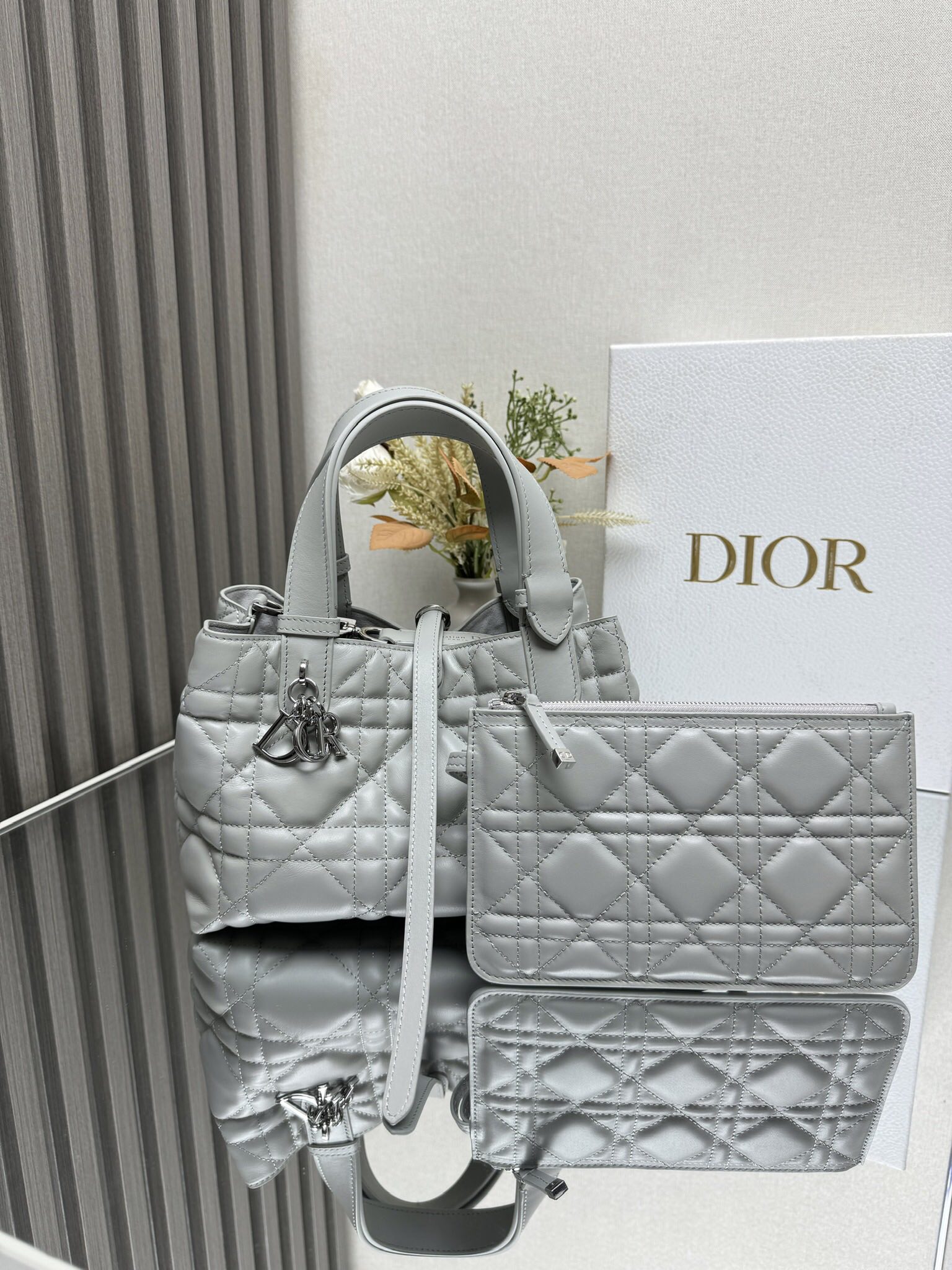 Dior Sacs À Main Gris Blanc Cuir de vache Collection printemps – été Peu importe