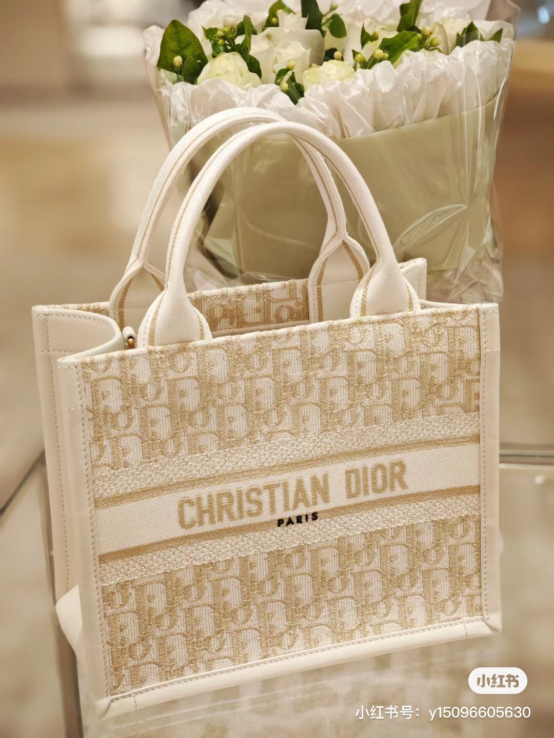 Llegada de bolso pequeño de cuero dorado D