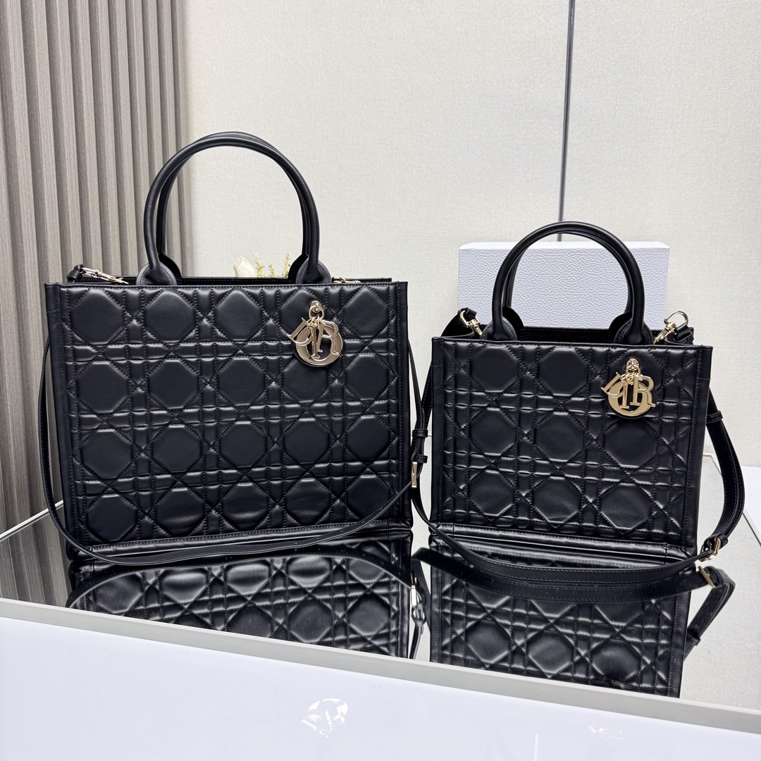 Bolso shopping negro tamaño pequeño y mediano