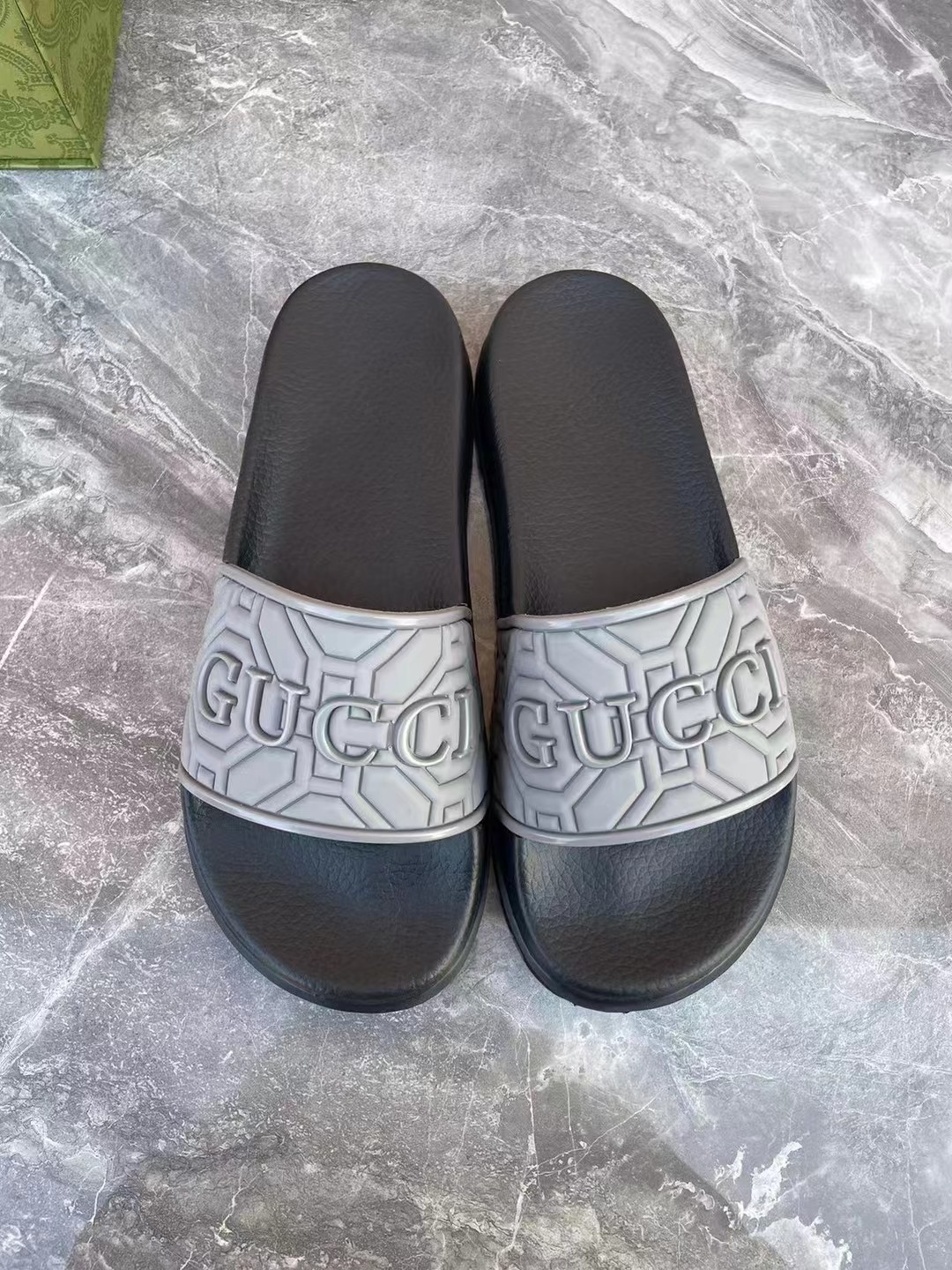 NO:235720,G Home Men's Slippers, which integrates the appearance design and style, plum blossom style outsole, uses a high-quality hybrid. It is equipped with original drawer box. Size 37-46, slippers, gucci, slippers19860909G家 男士款拖鞋,给外观设计风格一体增高型梅花式大底采用优质混合体.配原装抽屉盒.37-46码,,拖鞋,gucci,slippers,Women's Shoes