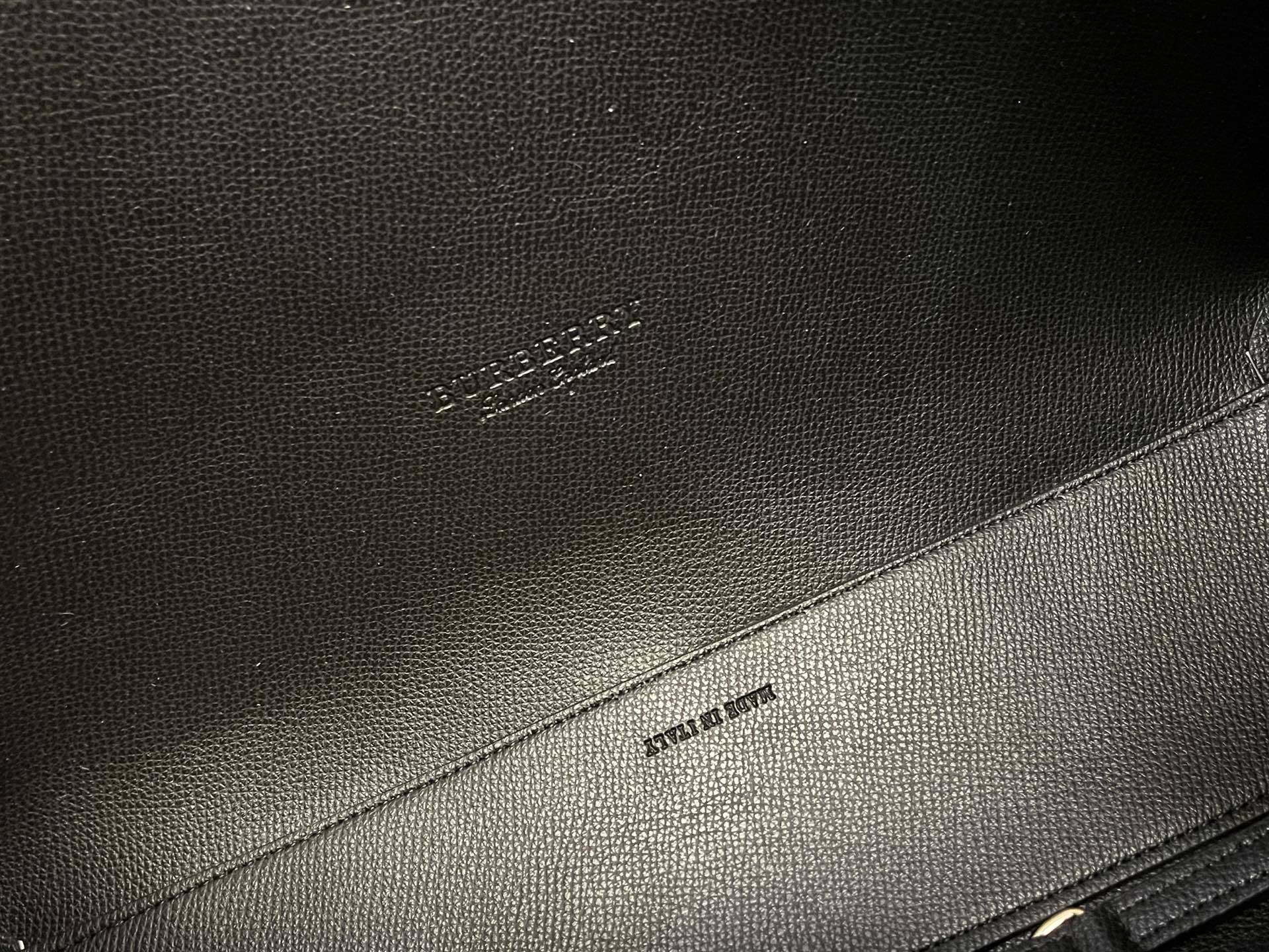 -B家双面购物袋 简约利落的实用功能型购物袋 充裕的内部空间可轻松容纳日常随身物品 配送防尘袋 尺寸:上
