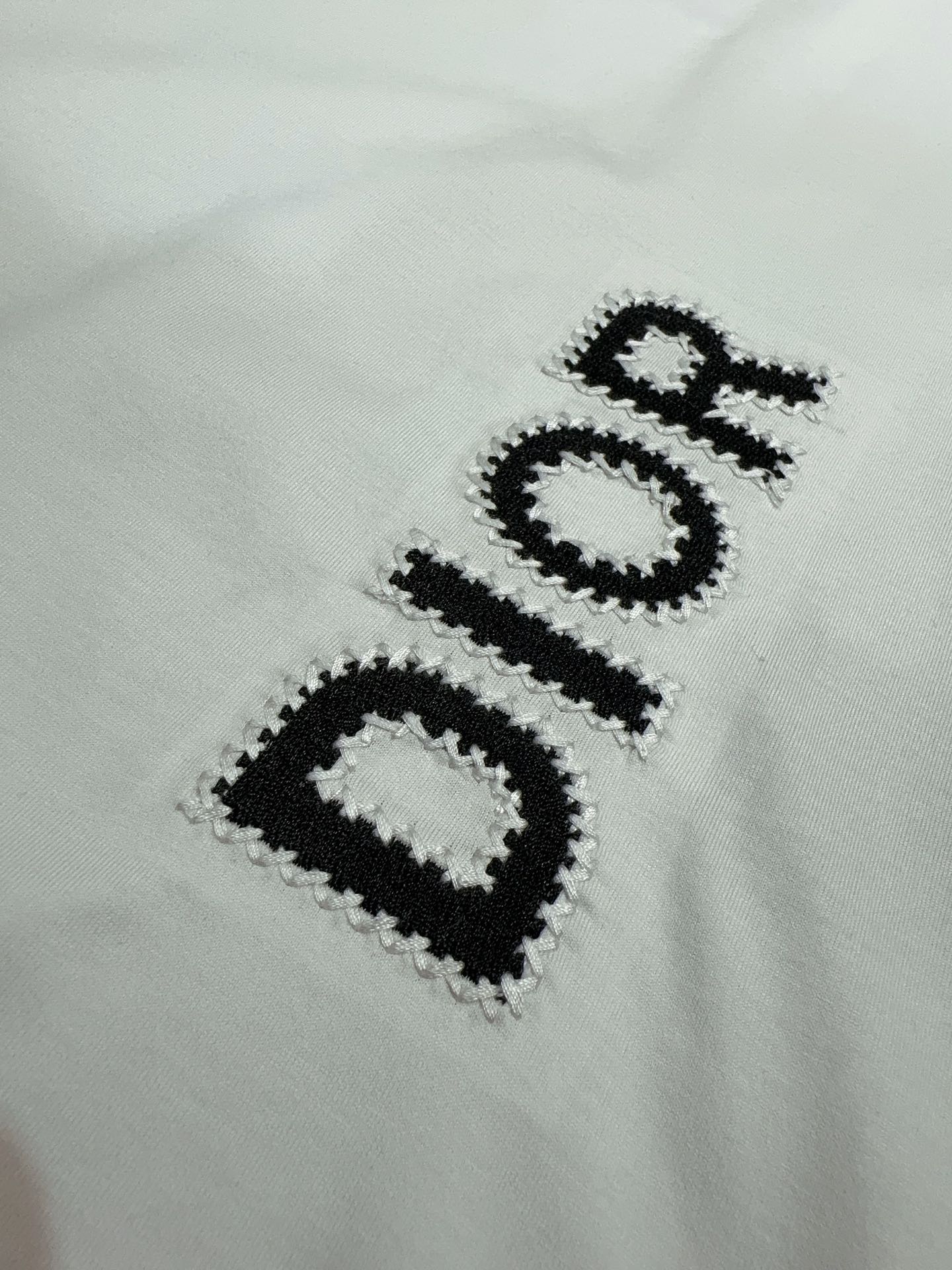 Dior Summer Crew Neck T-Shirt - Lightweight, Breathable, and Durable 5 i1705210615 2447 3