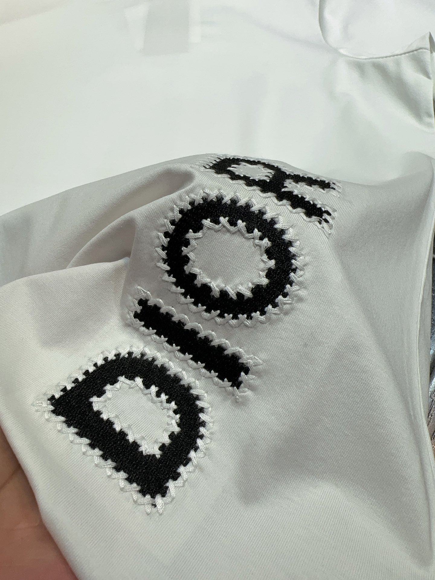 Dior Summer Crew Neck T-Shirt - Lightweight, Breathable, and Durable 6 i1705210615 516 4