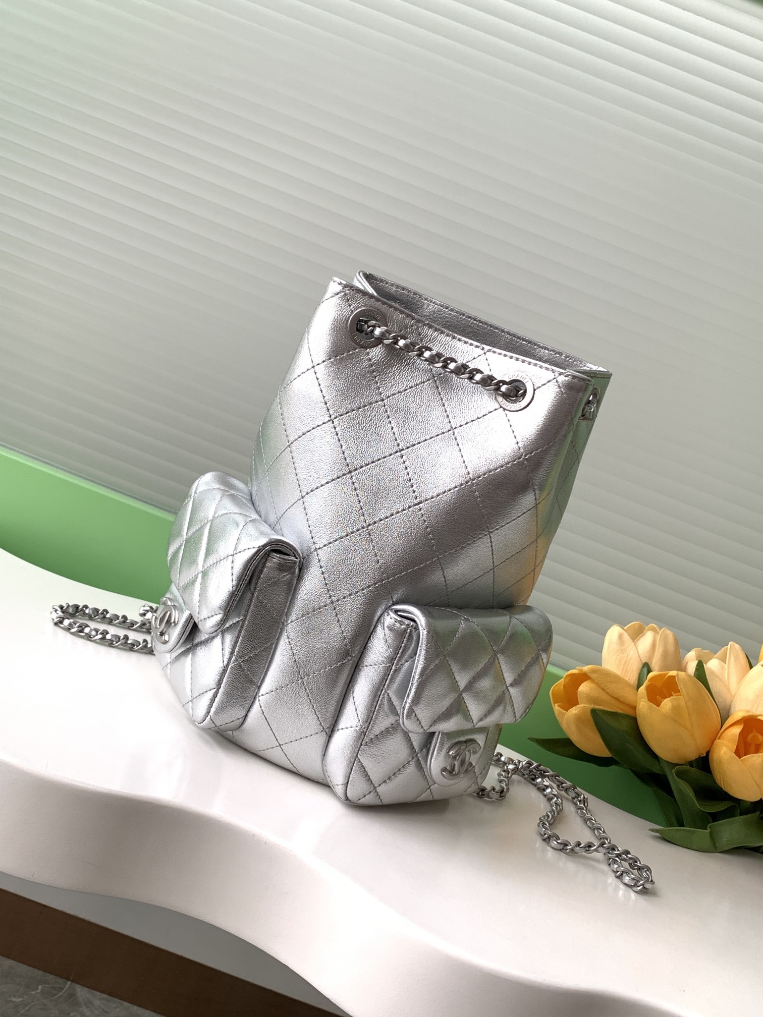 Рюкзак Silver P950 с карманами и цепочкой Chanel