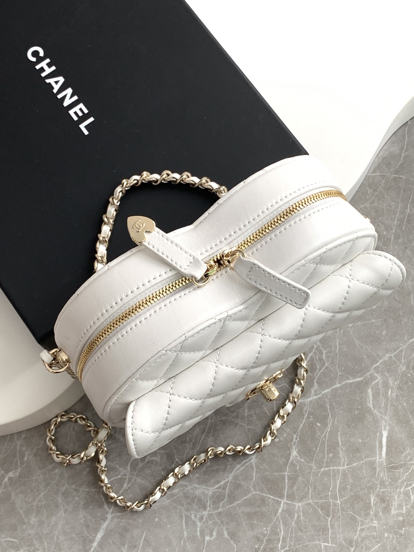 Chanel 22CC White Quilted Leather Heart Bag with Chain Strap AS3191 7 i1734243820 1257 0