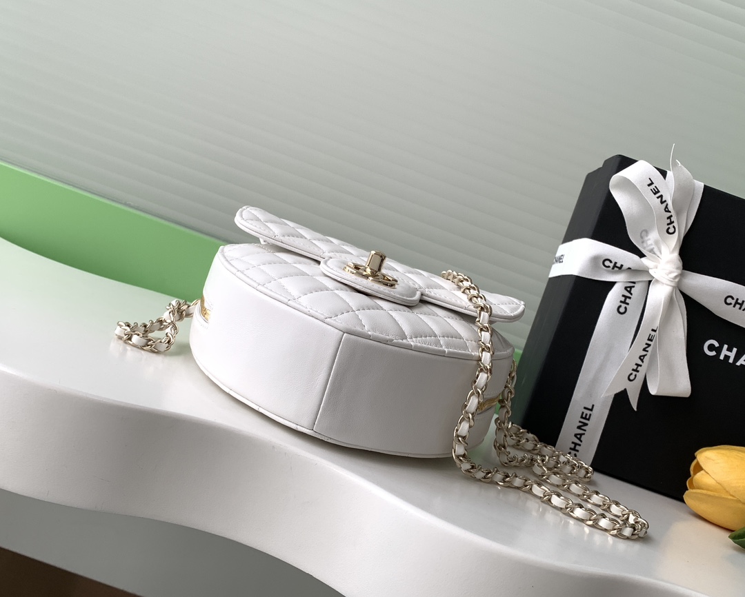 Chanel 22CC White Quilted Leather Heart Bag with Chain Strap AS3191 5 i1734243820 1269 3