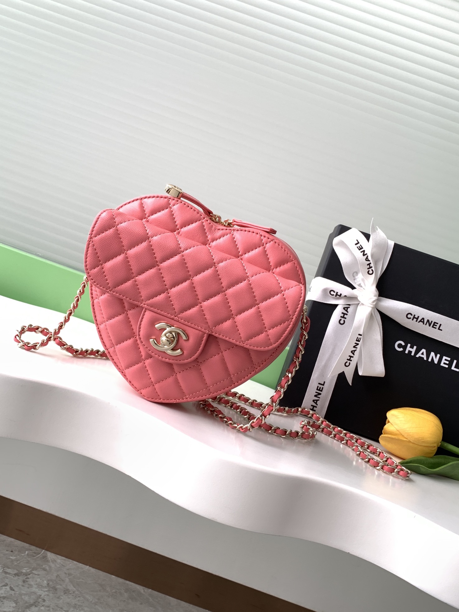 Chanel 22cc Spring/Summer Heart Bag: AS3191 Pink Leather Shoulder Bag 2 i1734243847 8280 0