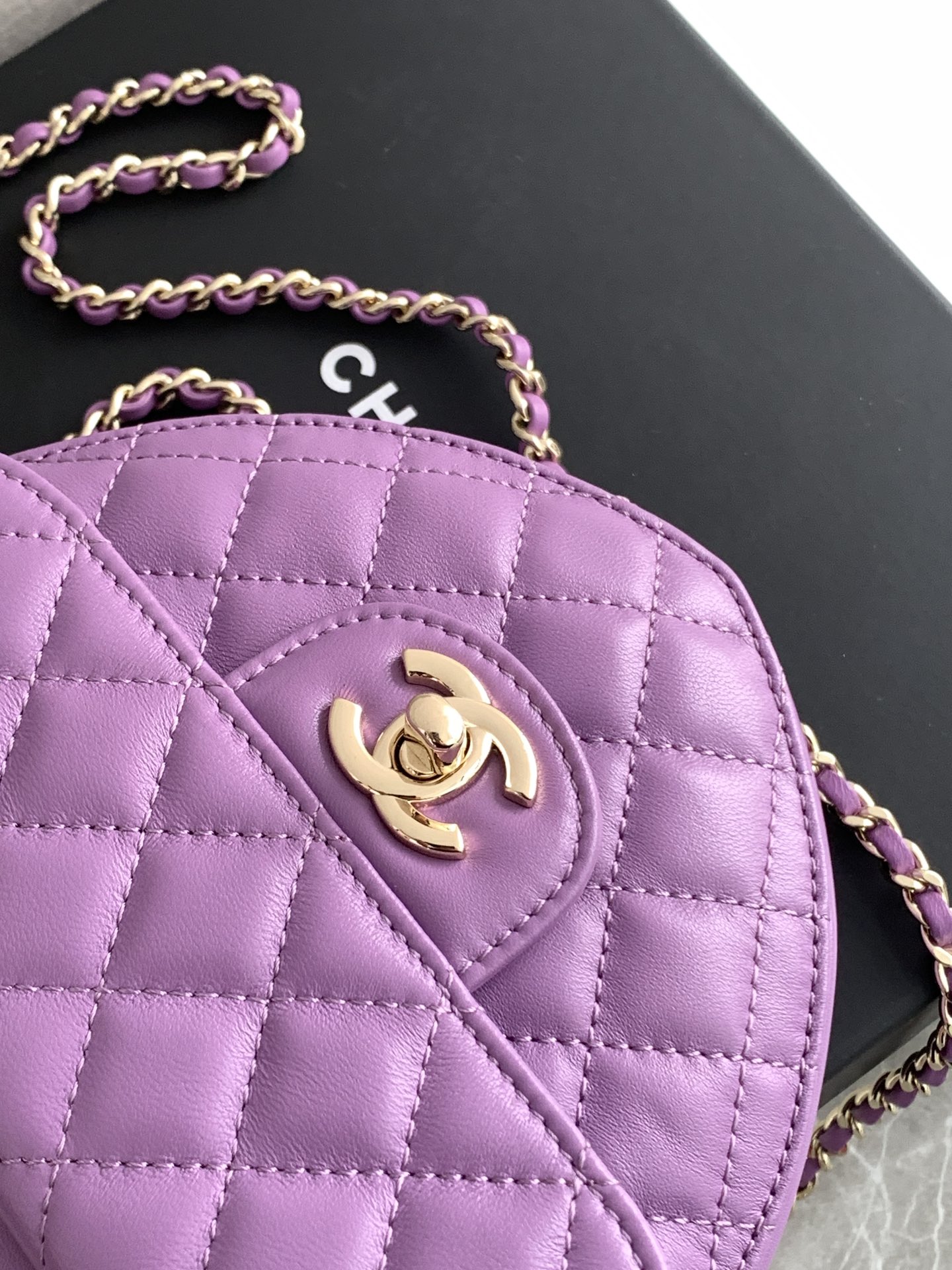 Chanel 22cc Spring/Summer Heart Bag, AS3191, 18x16.5x6.5cm, Purple 5 i1734243869 1194 6