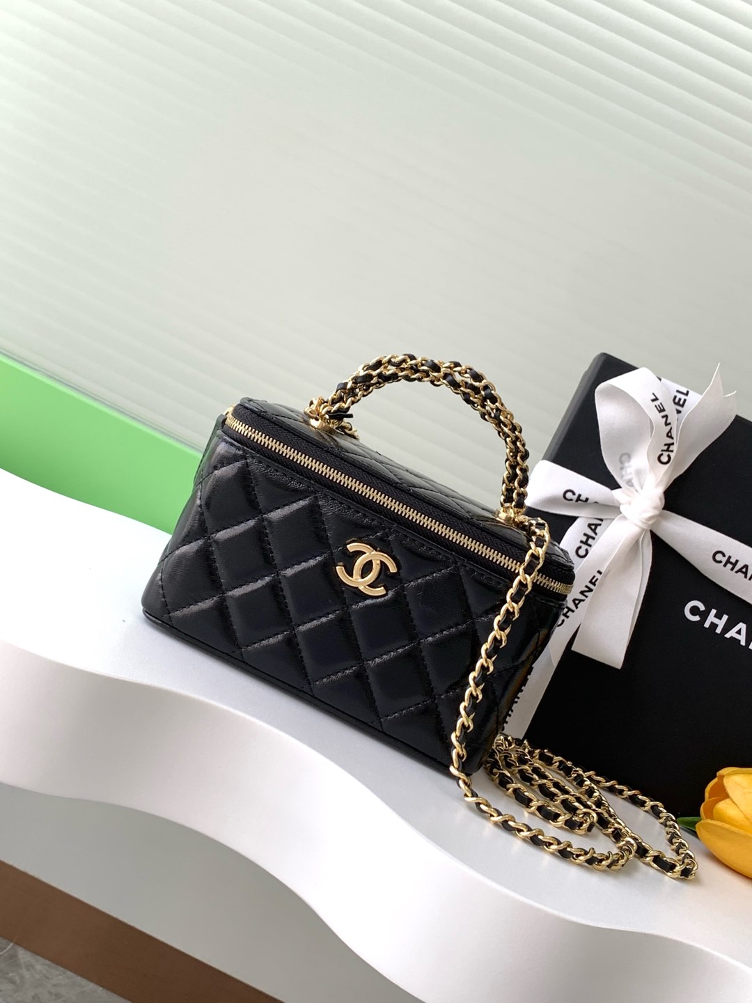 NO:186737,High-version 24b latest style lipstick envelope cross handle chain rectangular box bag oil wax leather model number AP size 9.5-17-8 package, CHANEL, chanel19860909高版本 24b最新款 口红包 交叉手柄 链条长方盒子包 油蜡皮 款号AP 尺寸9.5-17-8 配包装,CHANEL,chanel,Bag