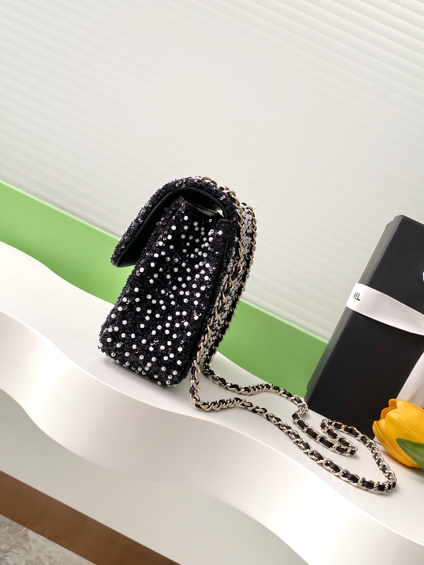 [Chanel Women