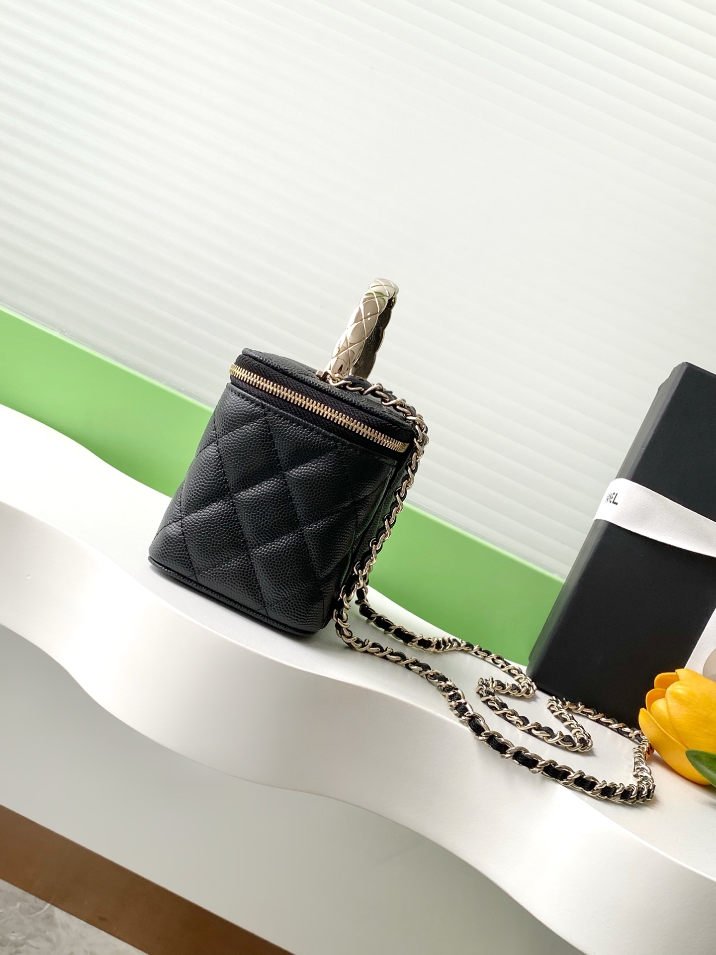 [Chanel Women