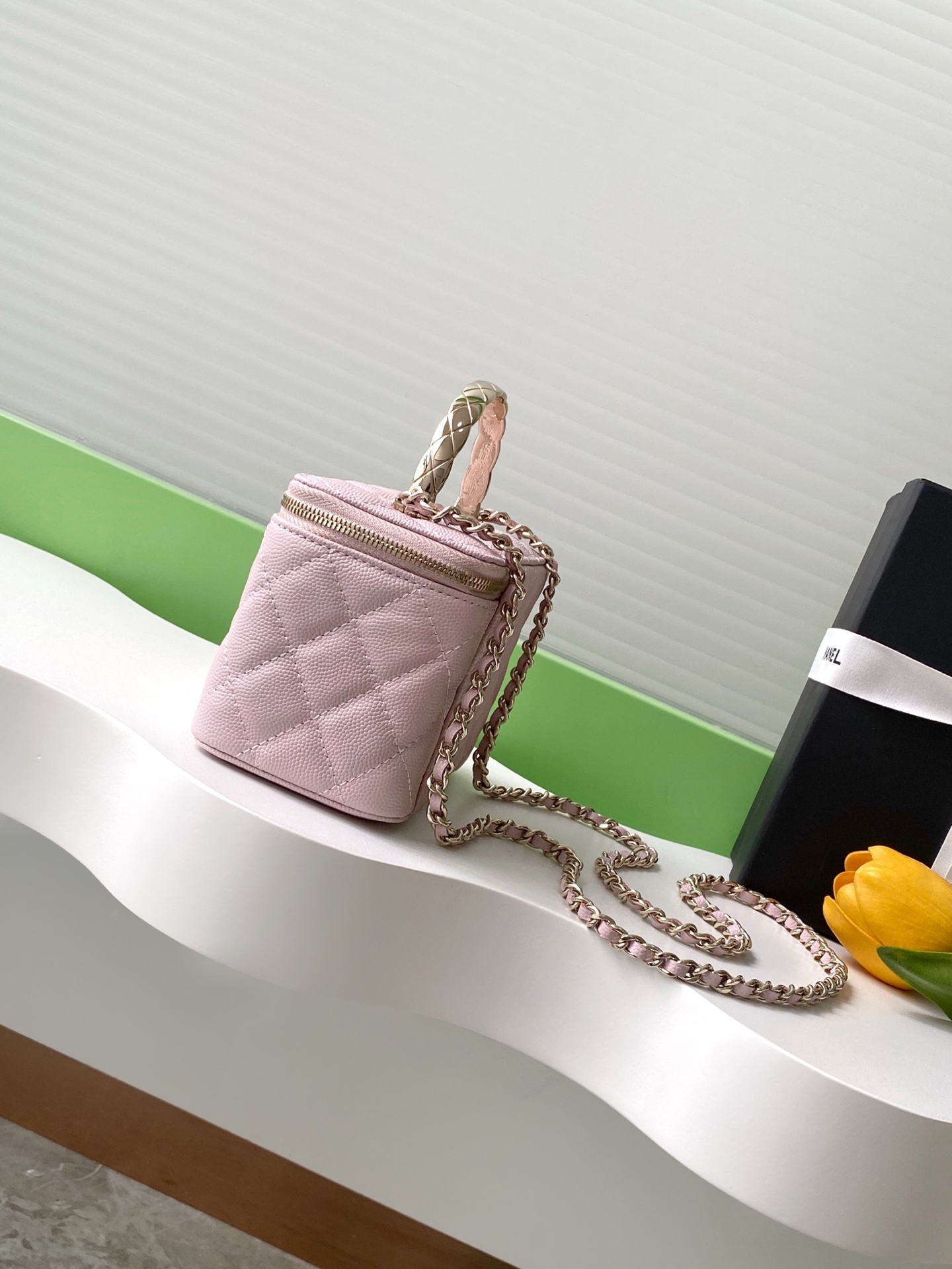 [Chanel Women
